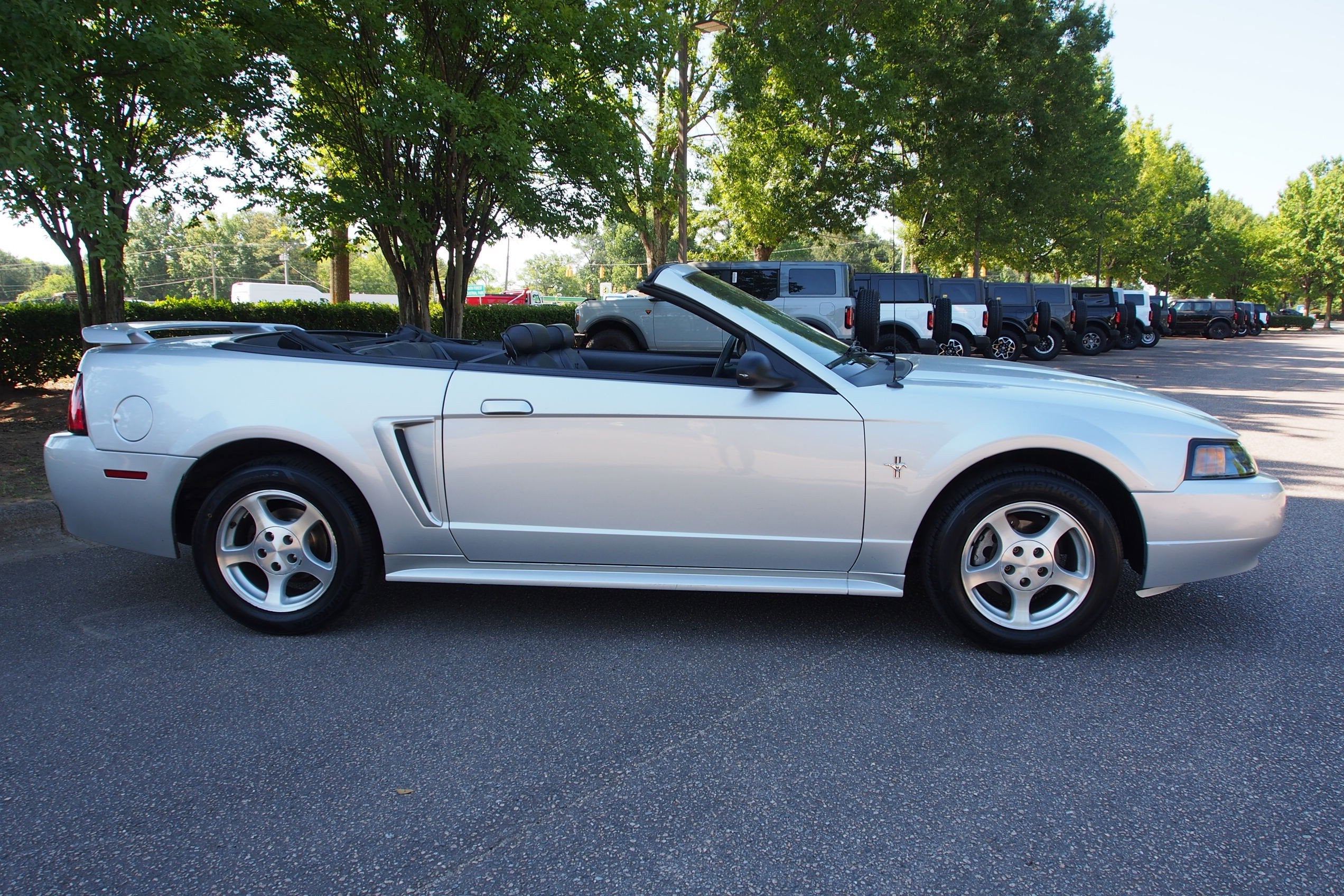 2003 Ford Mustang V6