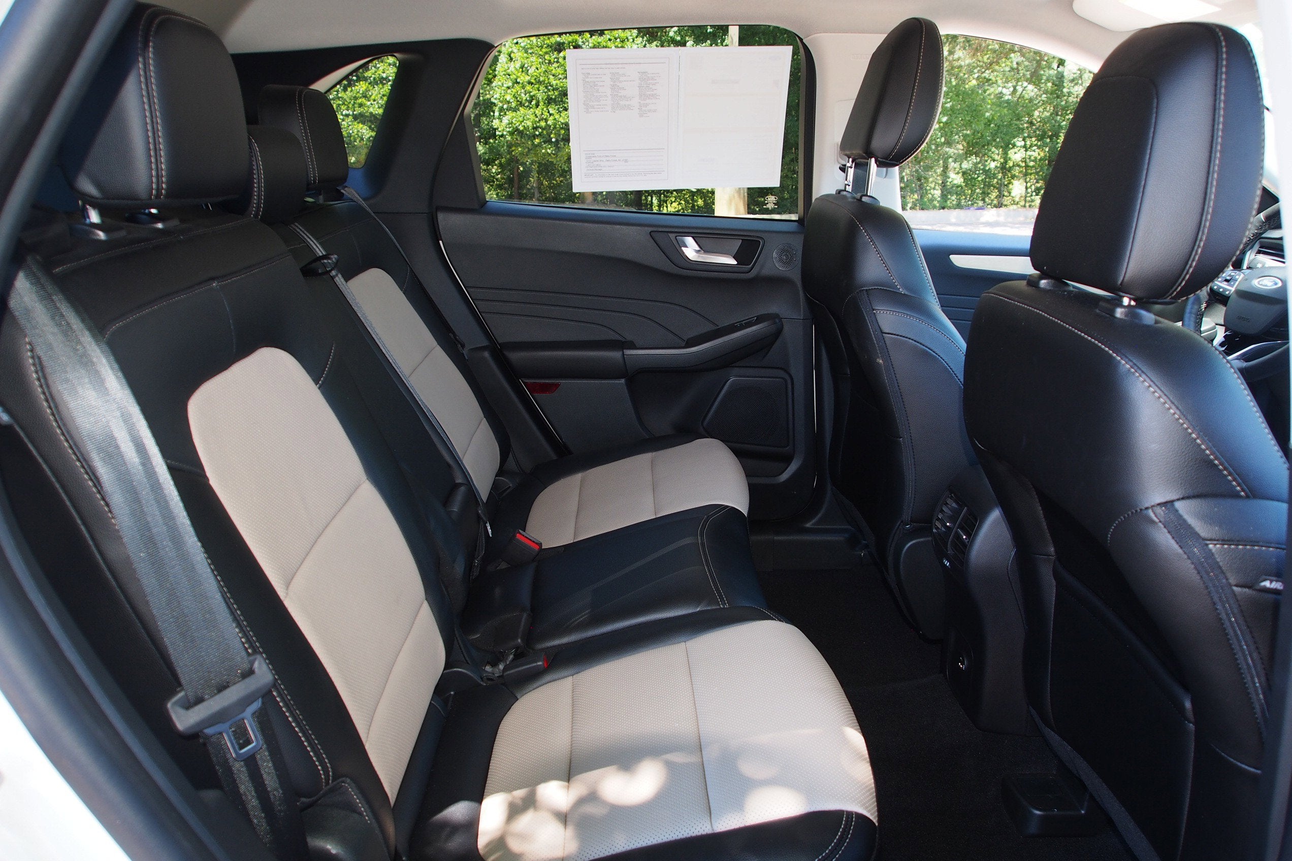 2022 Ford Escape Titanium Hybrid