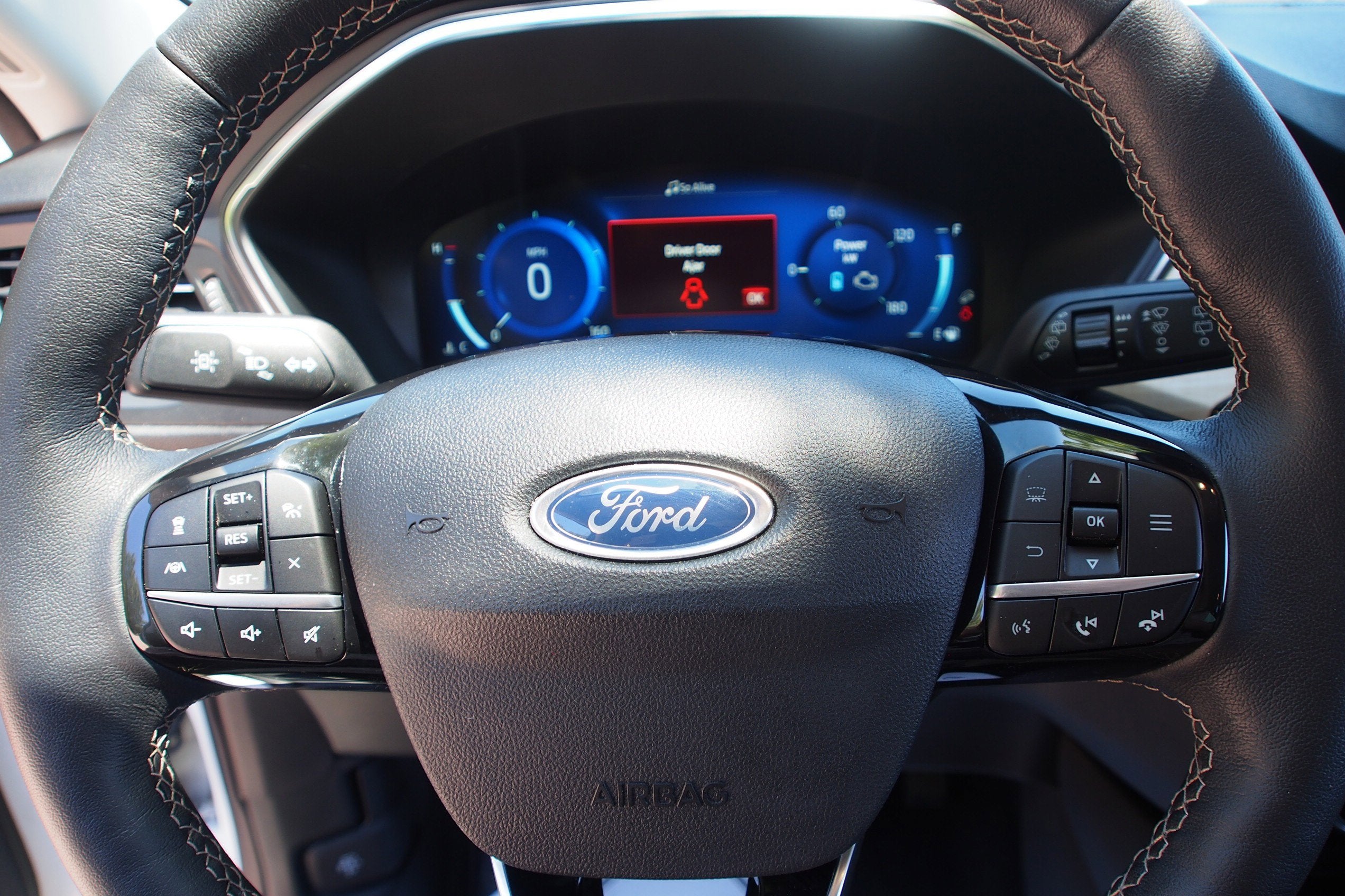 2022 Ford Escape Titanium Hybrid