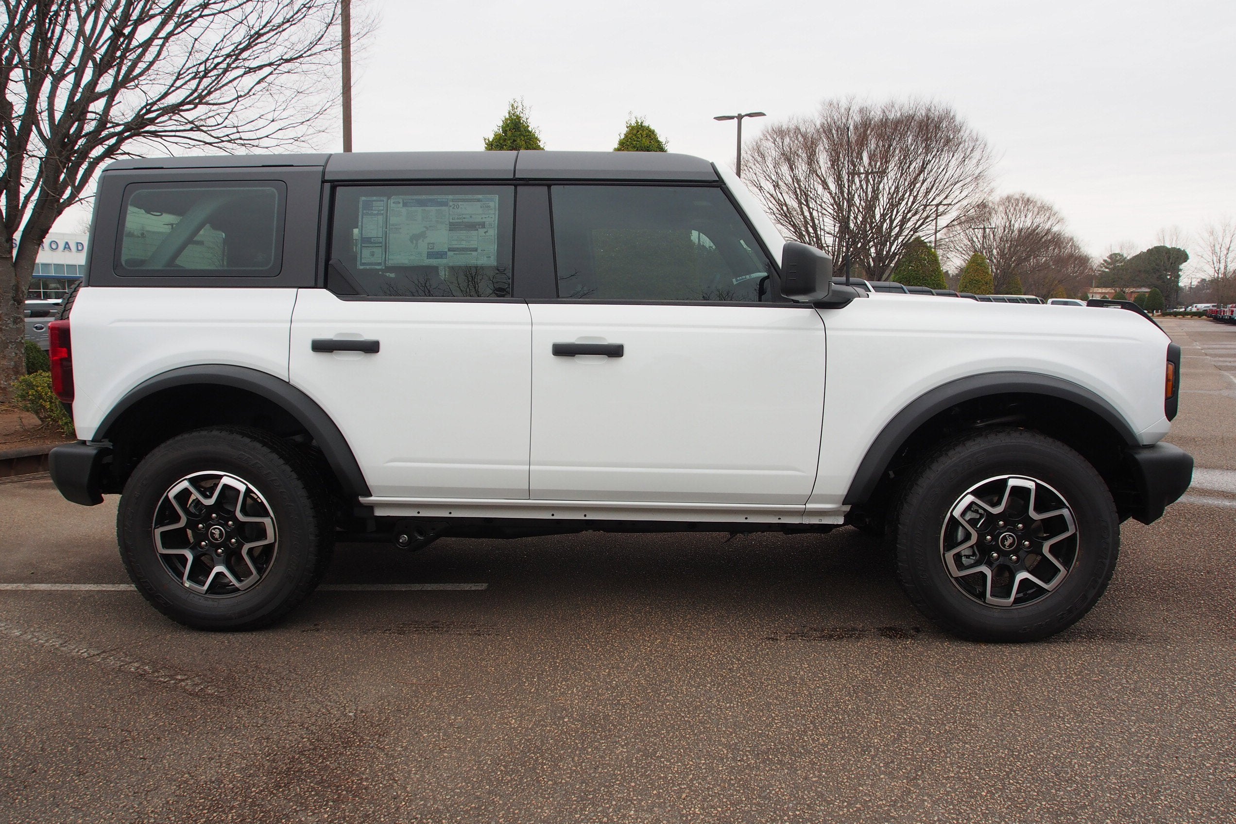 2025 Ford Bronco Base