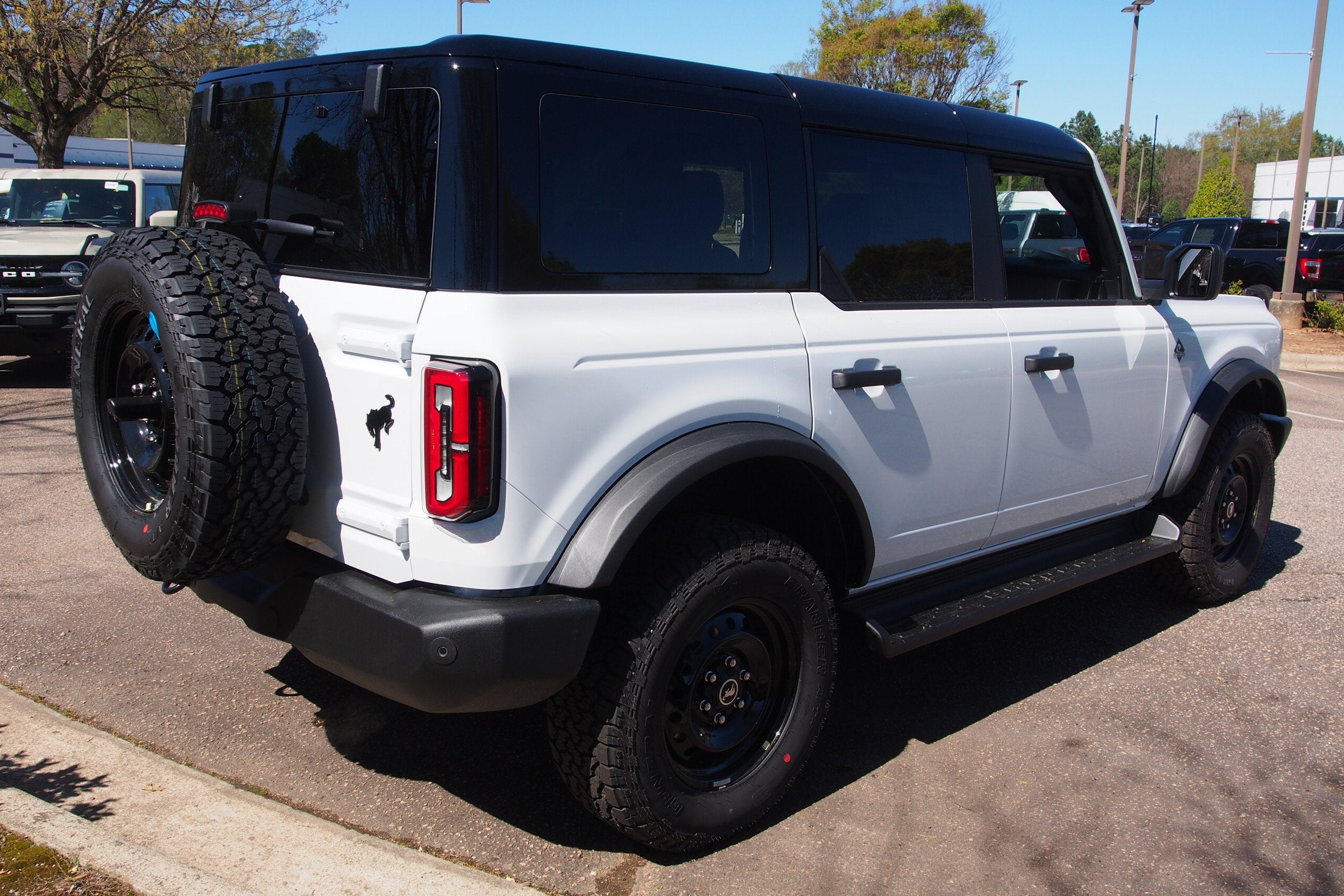 2026 Ford Bronco Outer Banks - Crossroads Courtesy Demo