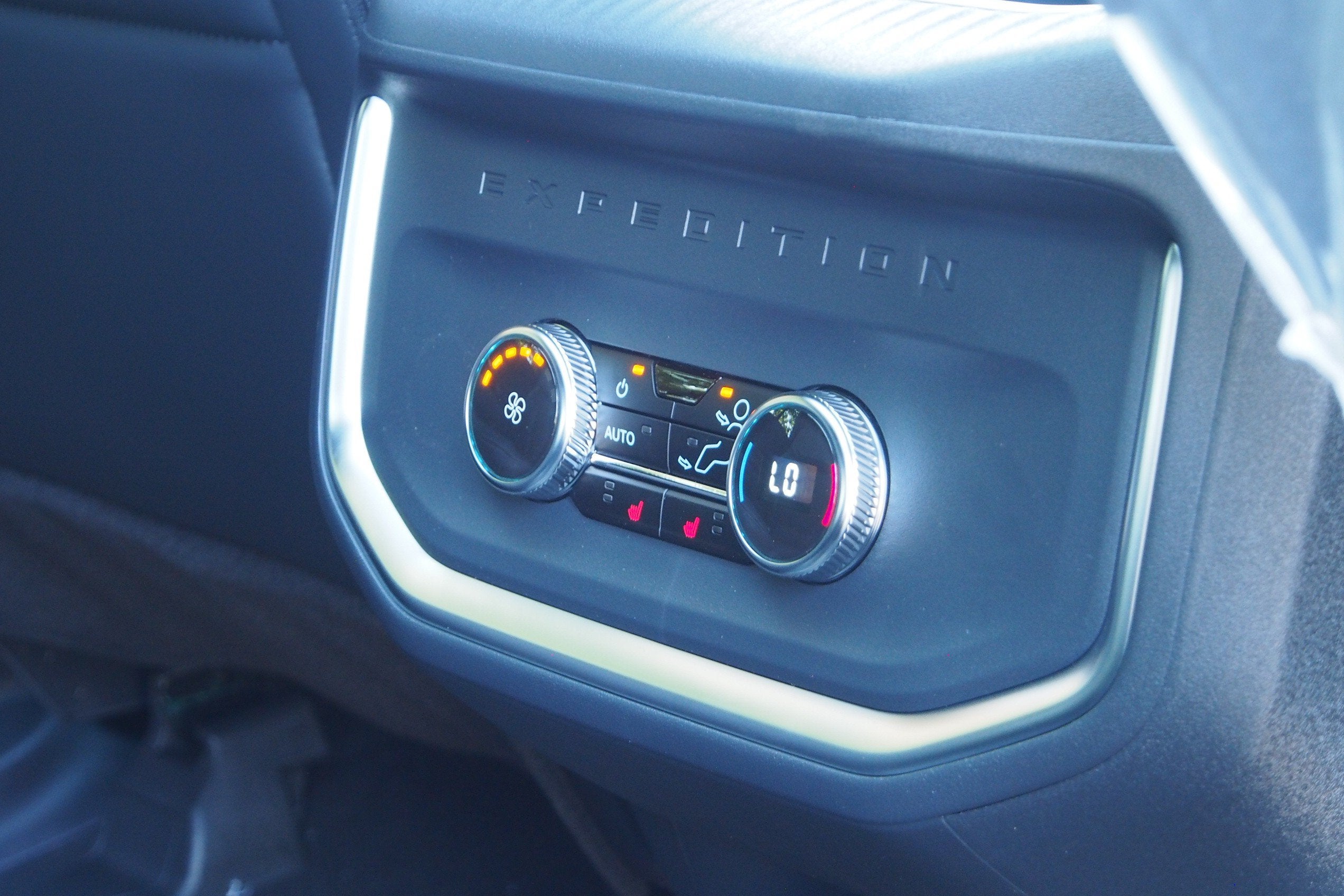 2027 Ford Expedition Platinum