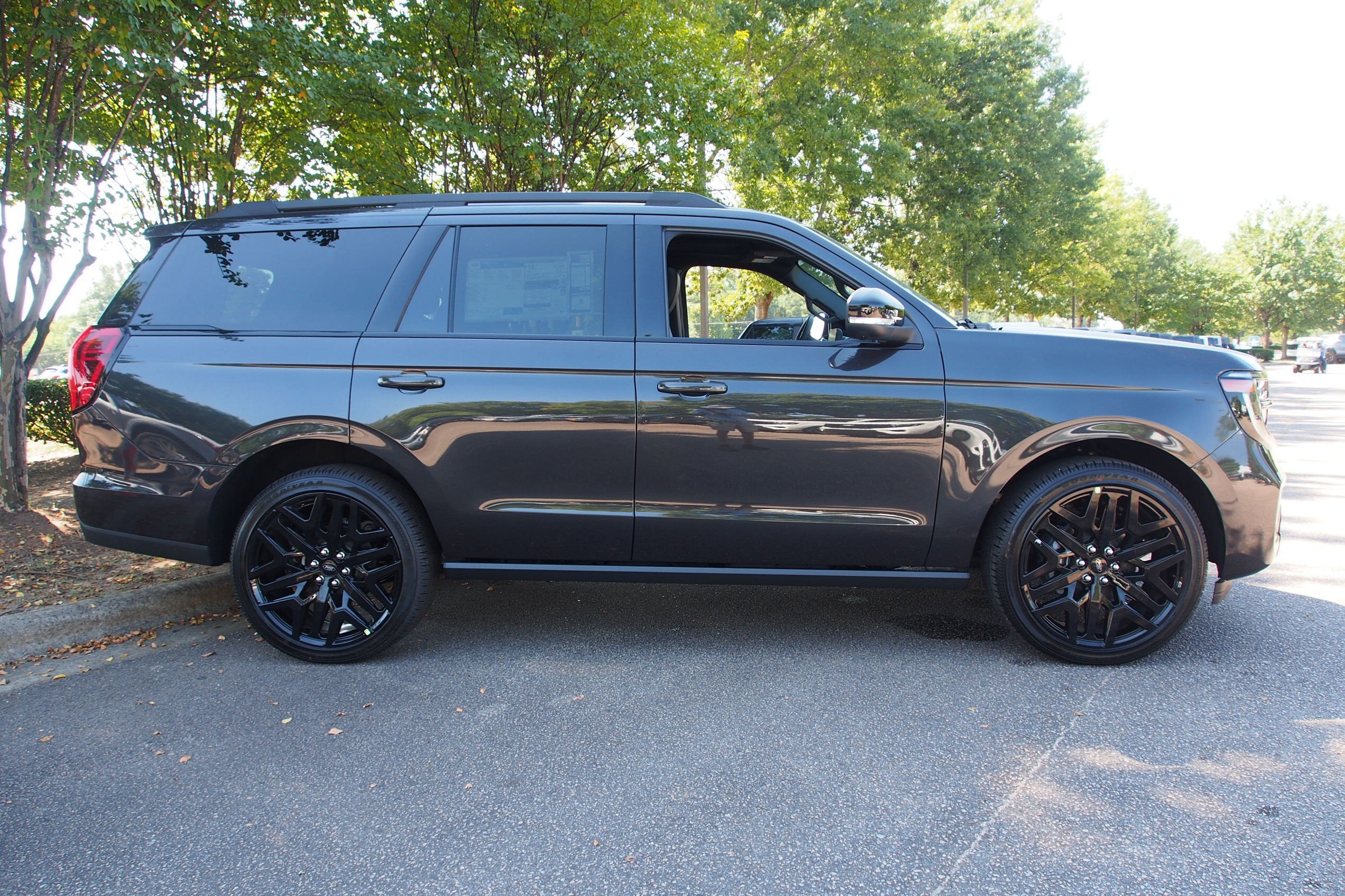 2027 Ford Expedition Platinum