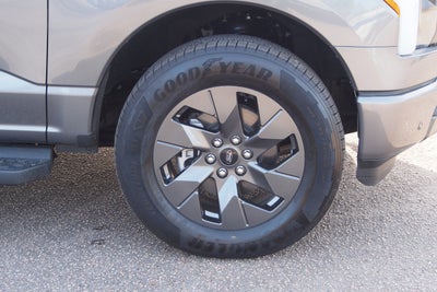 2025 Ford F-150 Lightning LARIAT