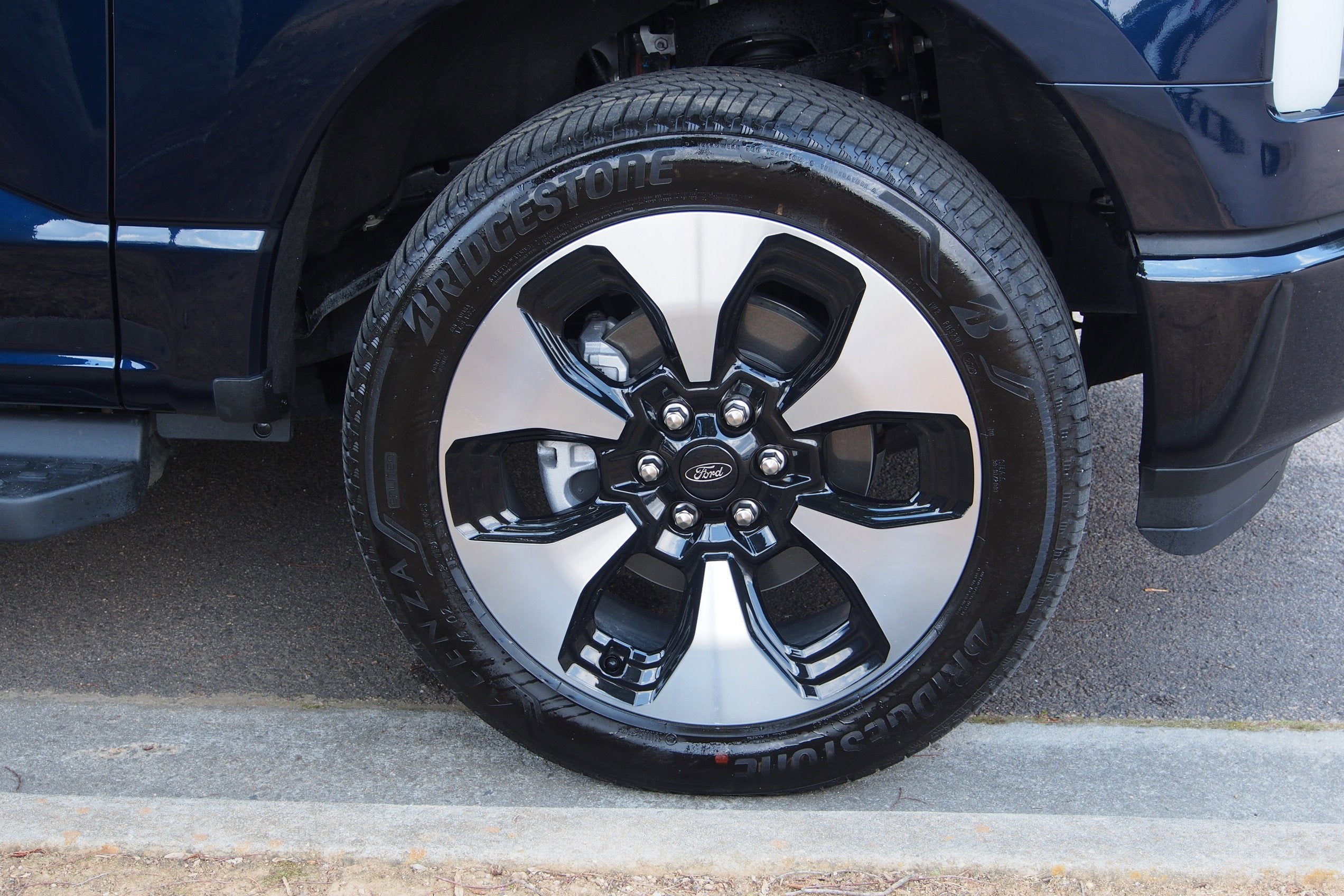 2025 Ford F-150 Lightning Platinum