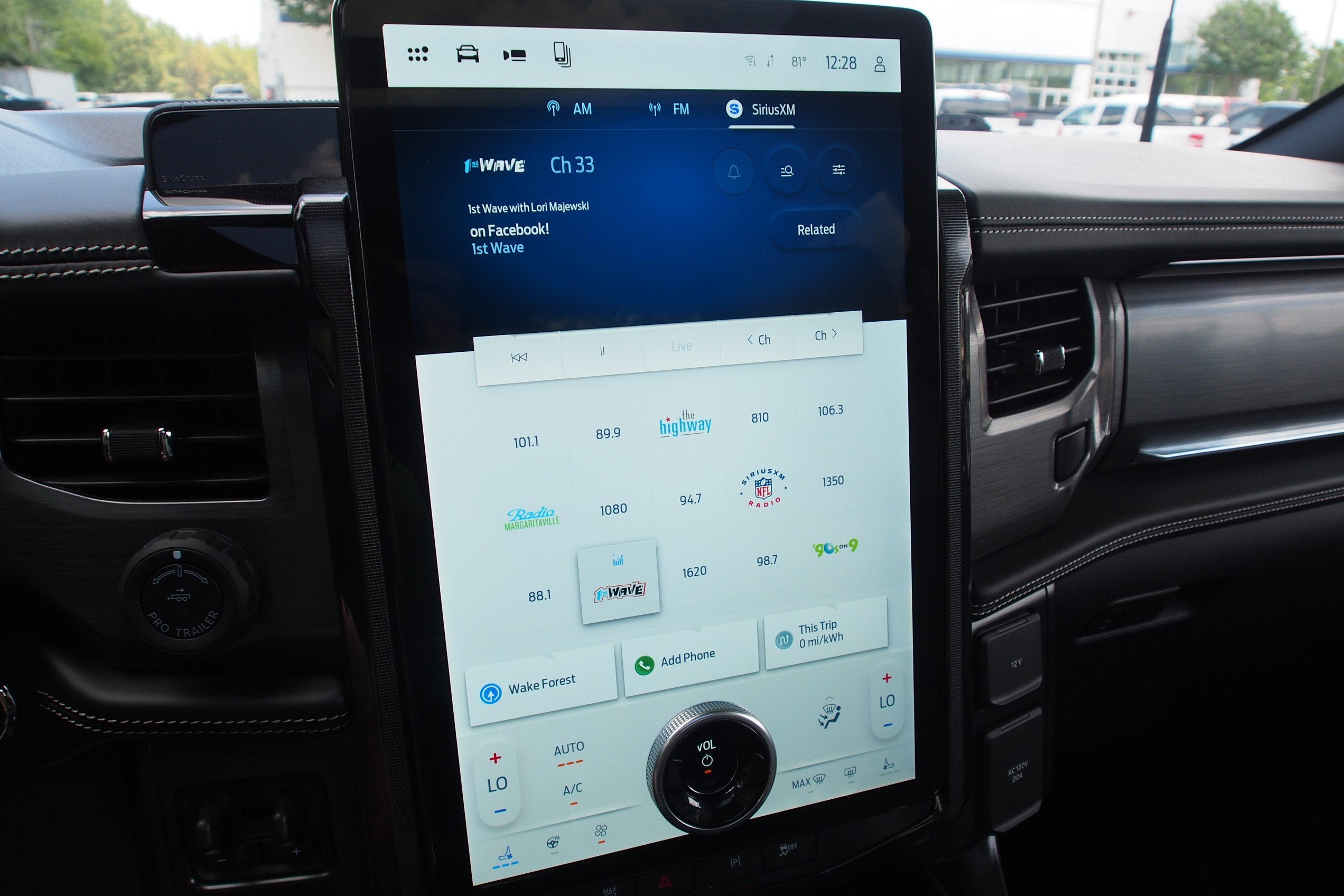 2025 Ford F-150 Lightning Platinum
