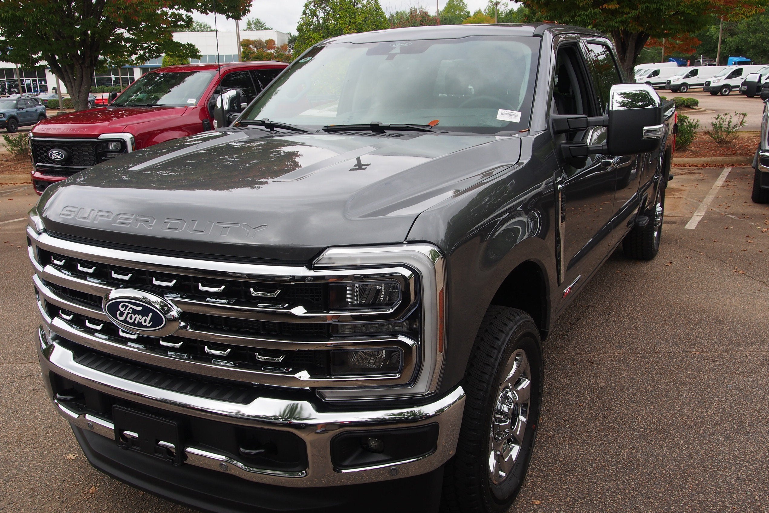 2027 Ford Super Duty F-350 SRW LARIAT