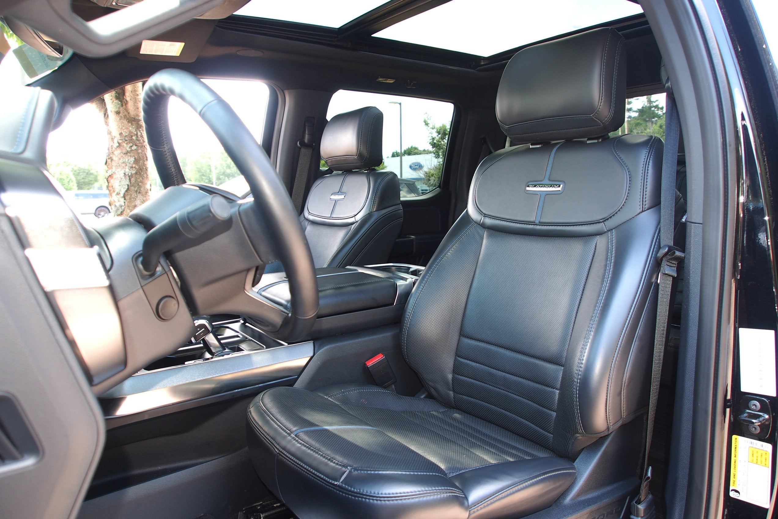 2025 Ford F-150 Platinum