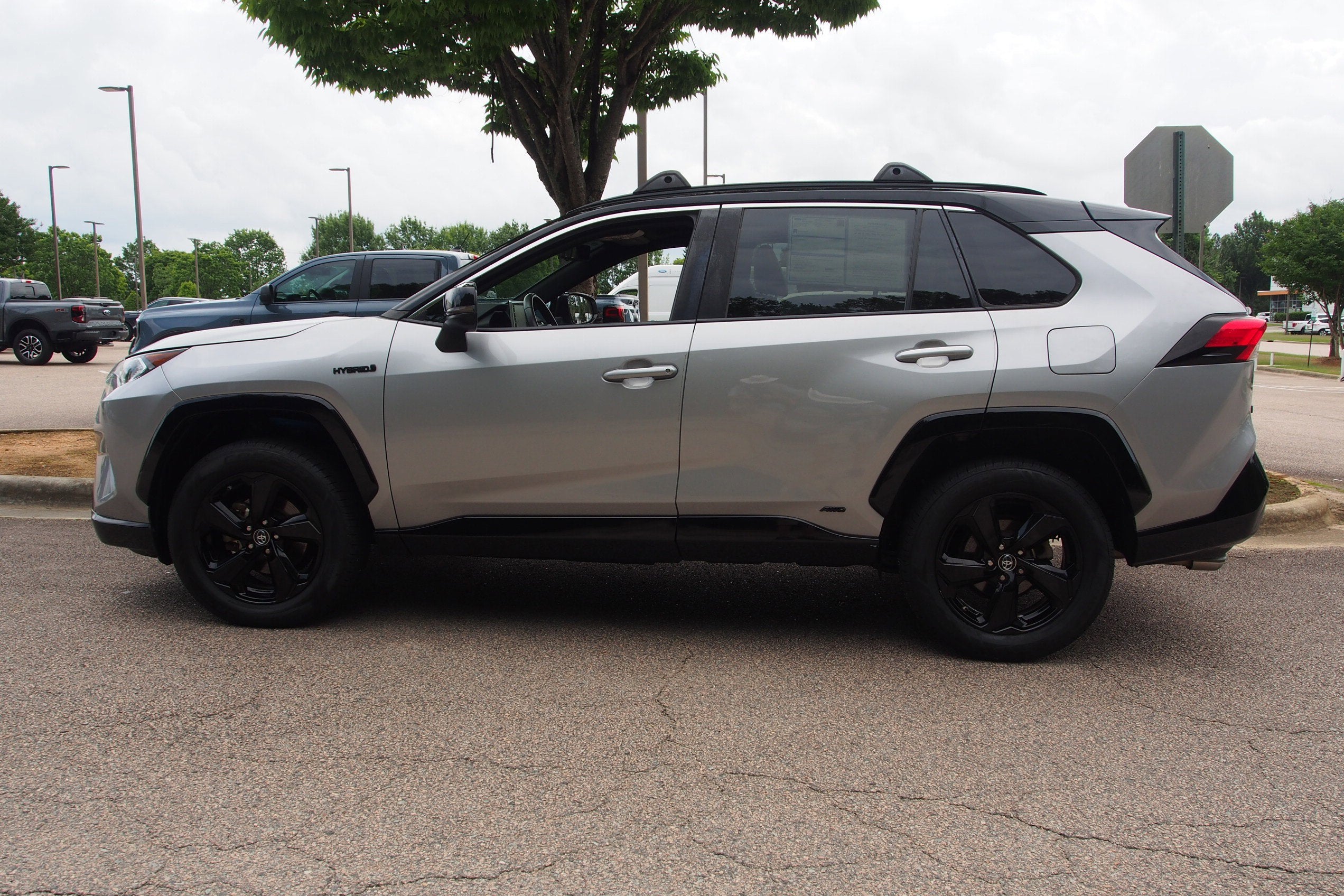 2019 Toyota RAV4 Hybrid XSE