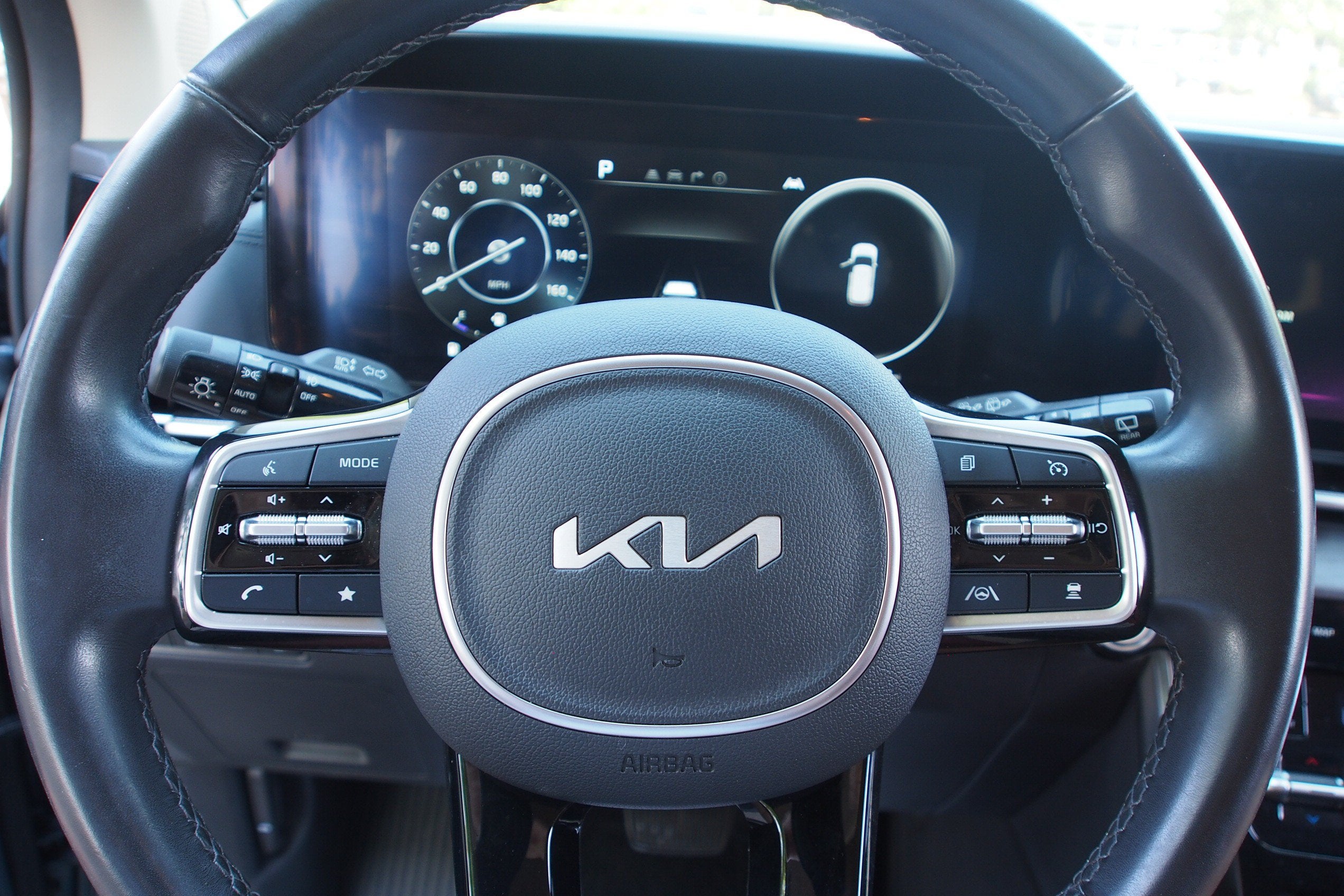 2024 Kia Carnival SX