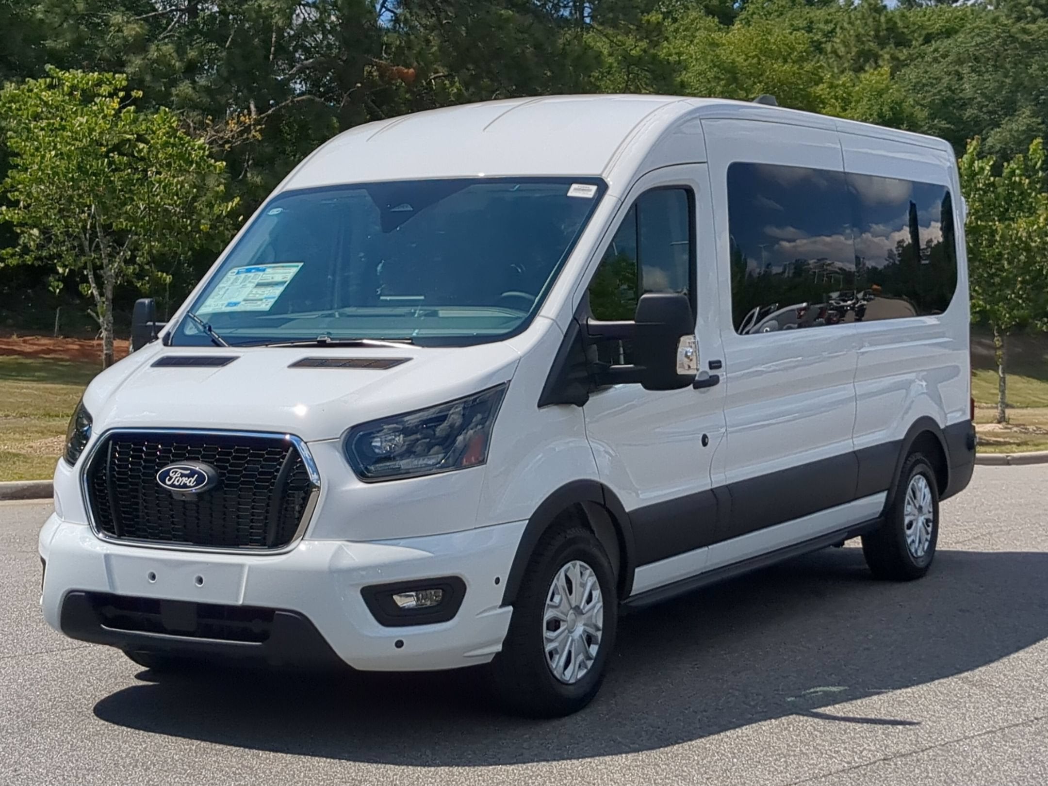 2026 Ford Transit Passenger Wagon XLT