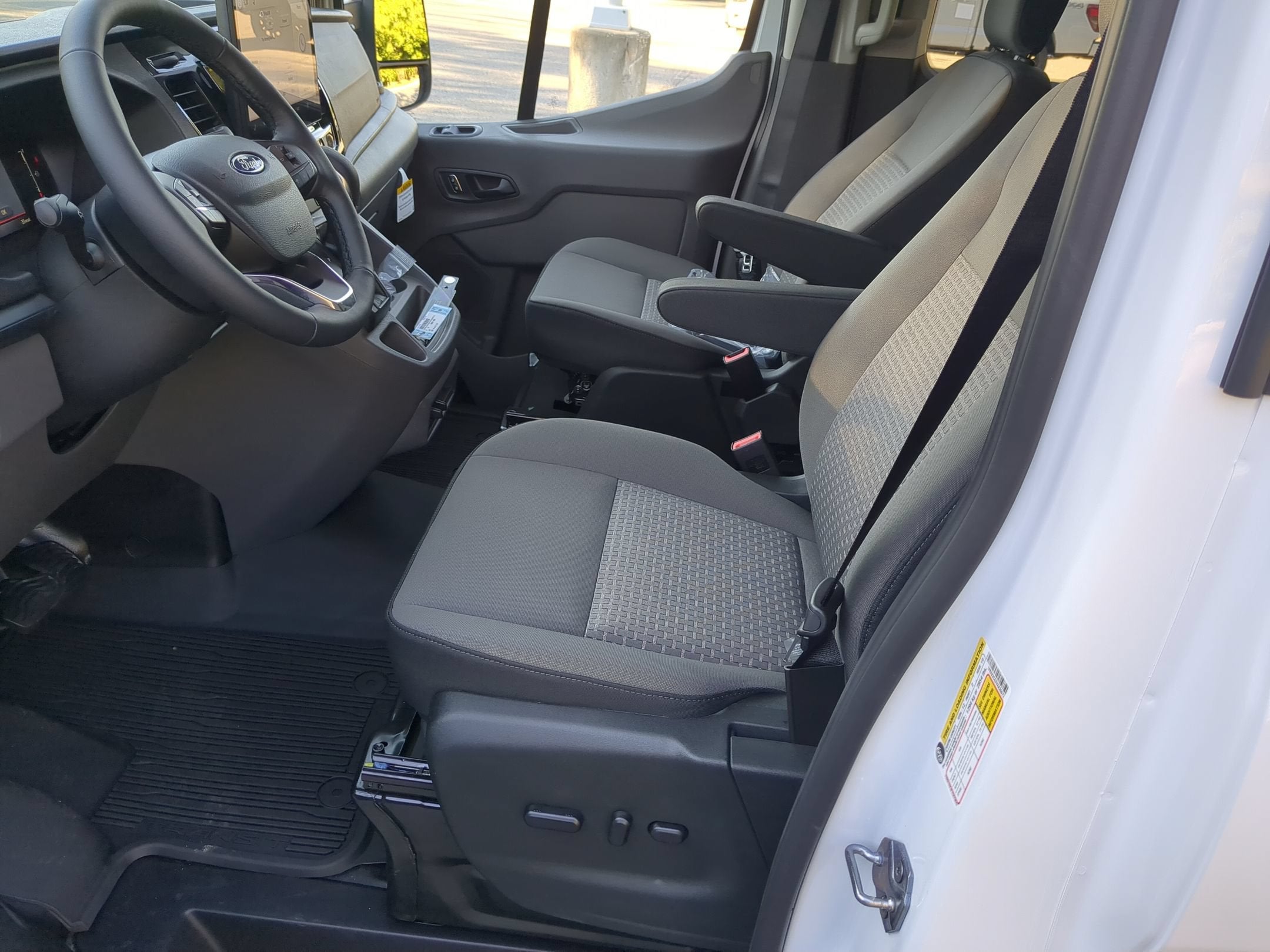 2027 Ford Transit Passenger Wagon XLT