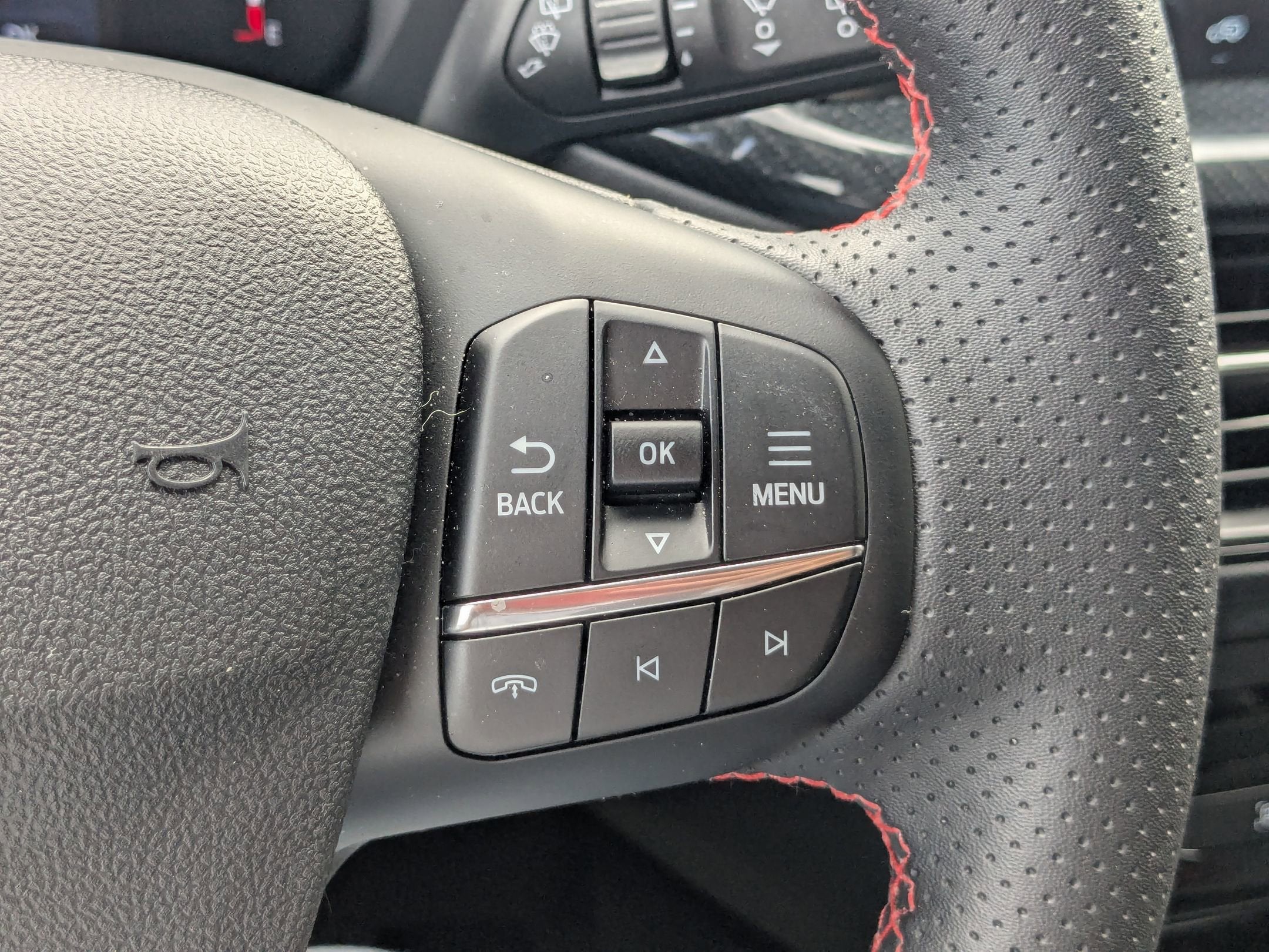 2025 Ford Escape ST-Line - Crossroads Courtesy Demo