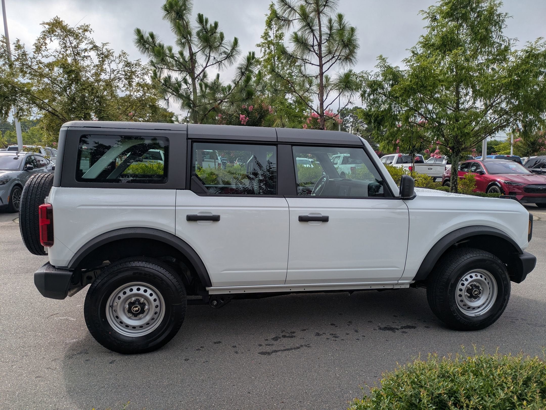 2025 Ford Bronco Base