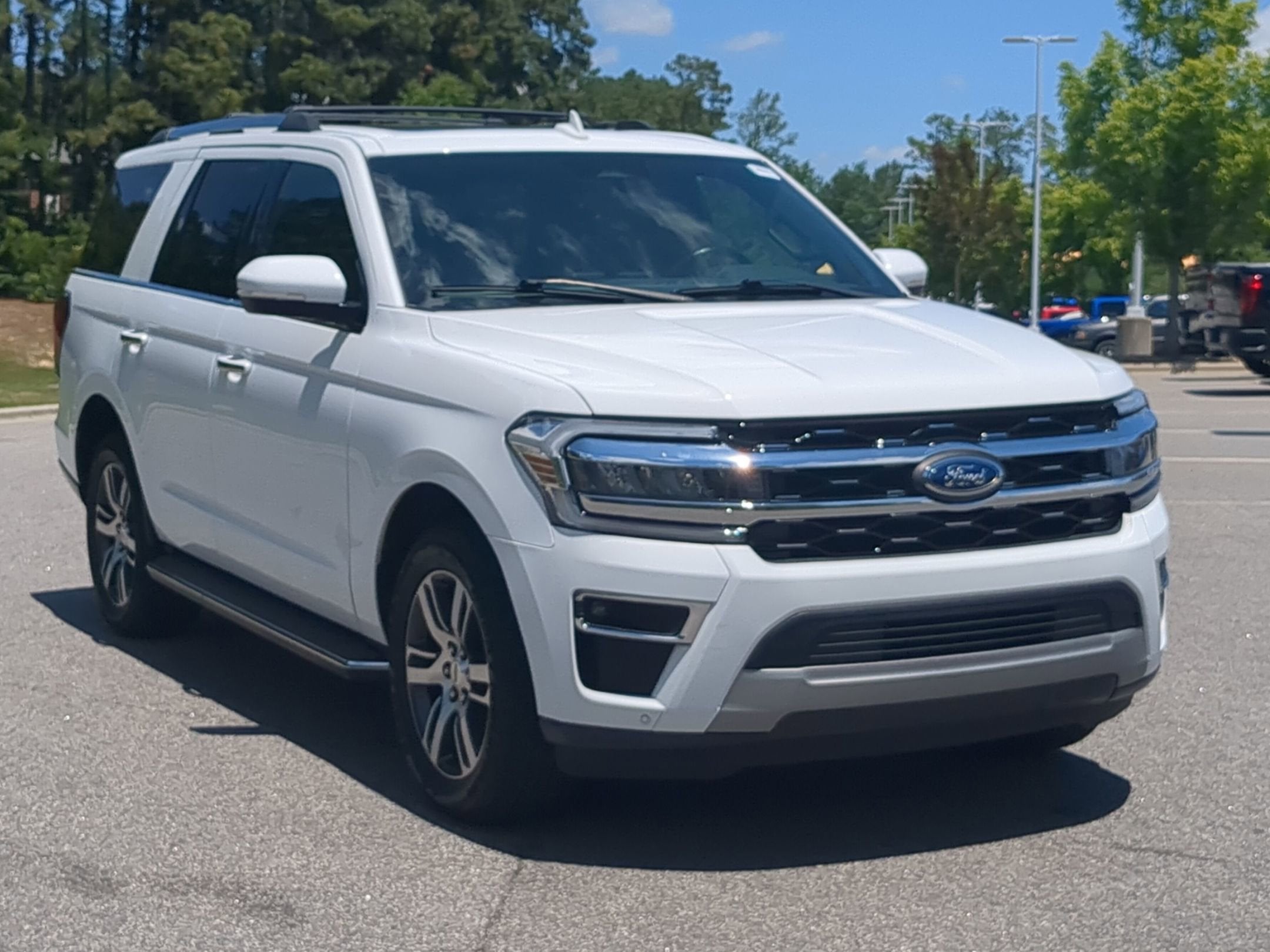 2022 Ford Expedition Limited's photo