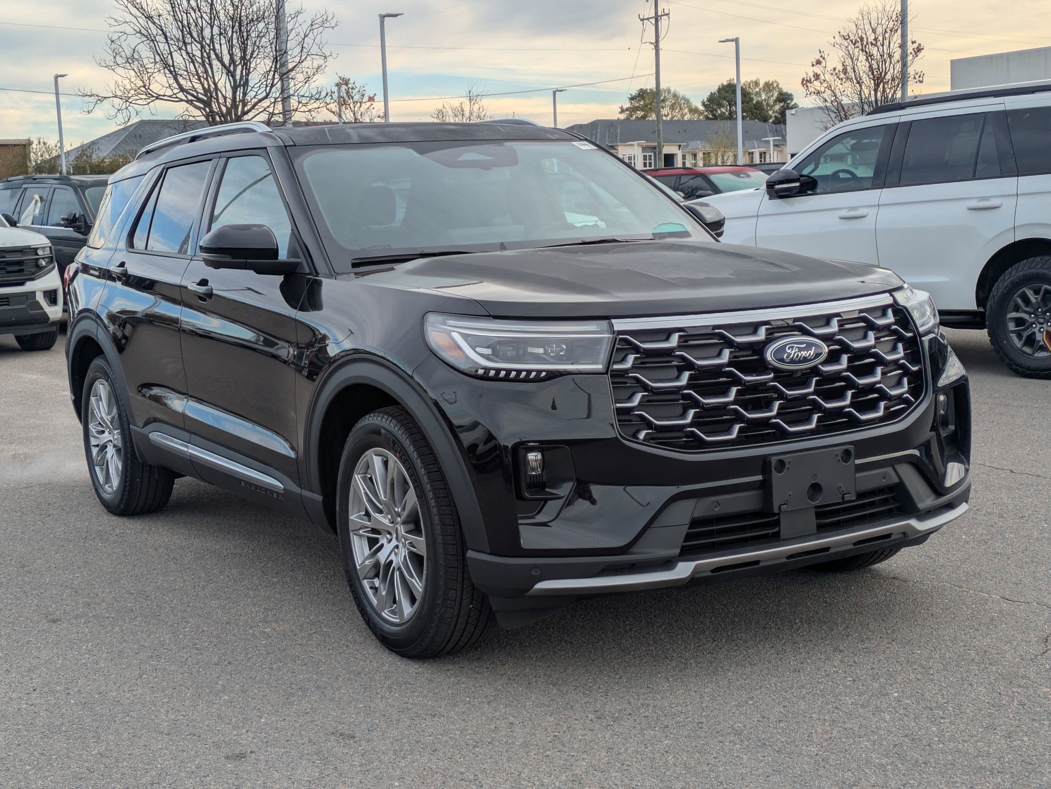 2026 Ford Explorer Platinum's photo