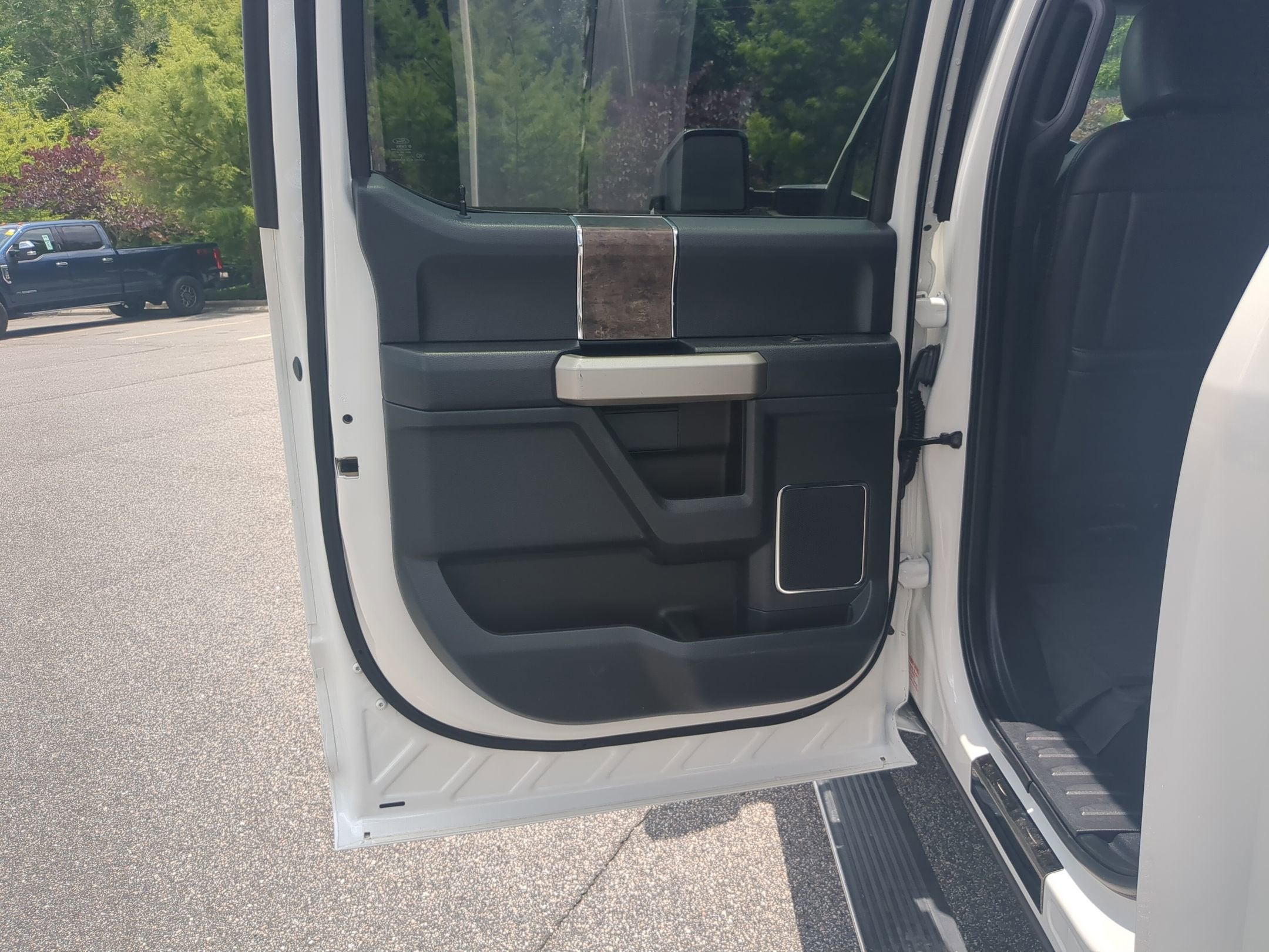 2022 Ford Super Duty F-350 SRW LARIAT