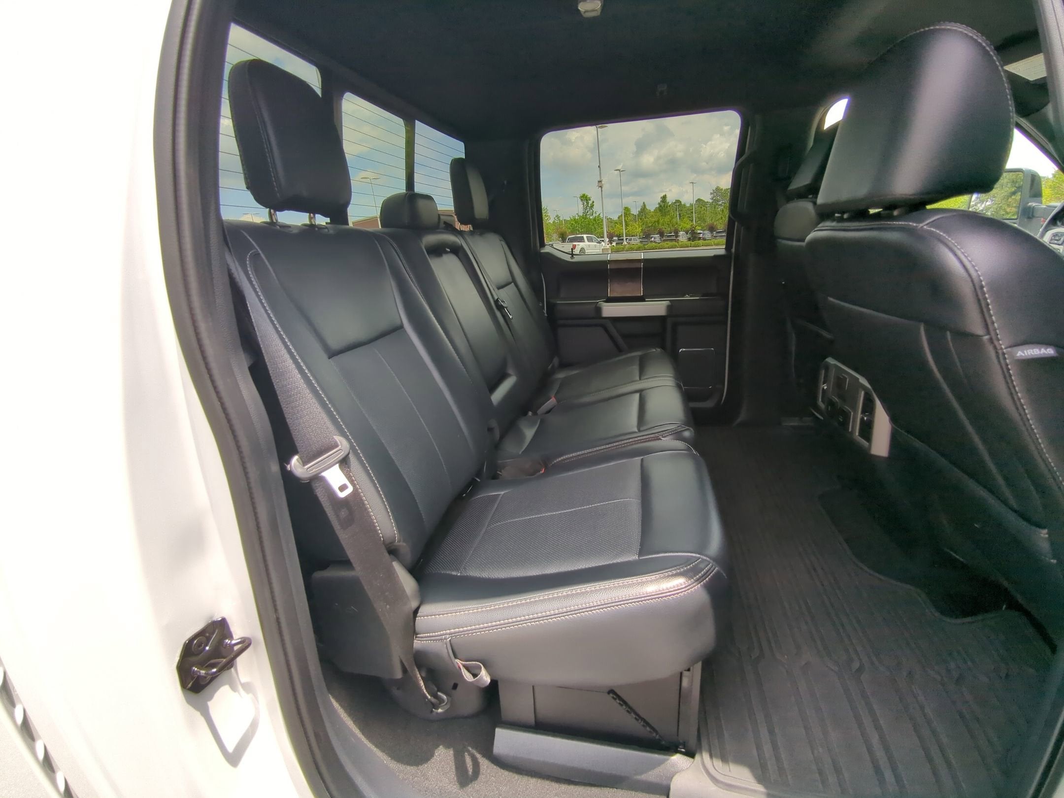 2022 Ford Super Duty F-350 SRW LARIAT