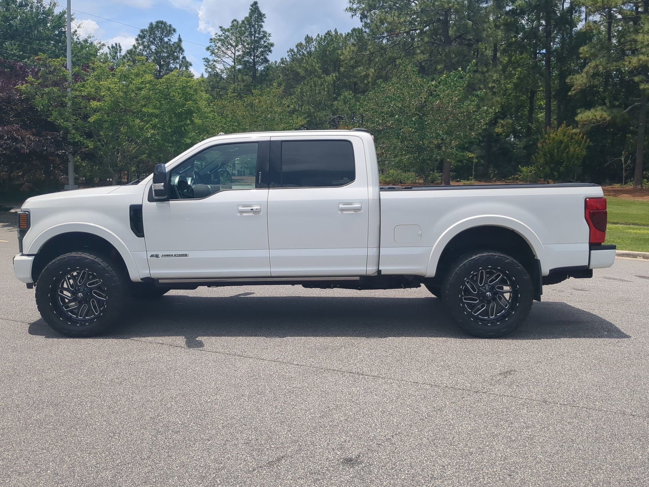 2022 Ford Super Duty F-350 SRW LARIAT