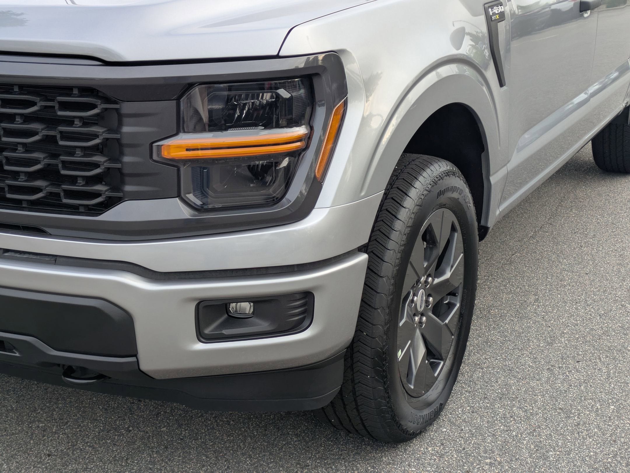2025 Ford F-150 STX - Photo 10