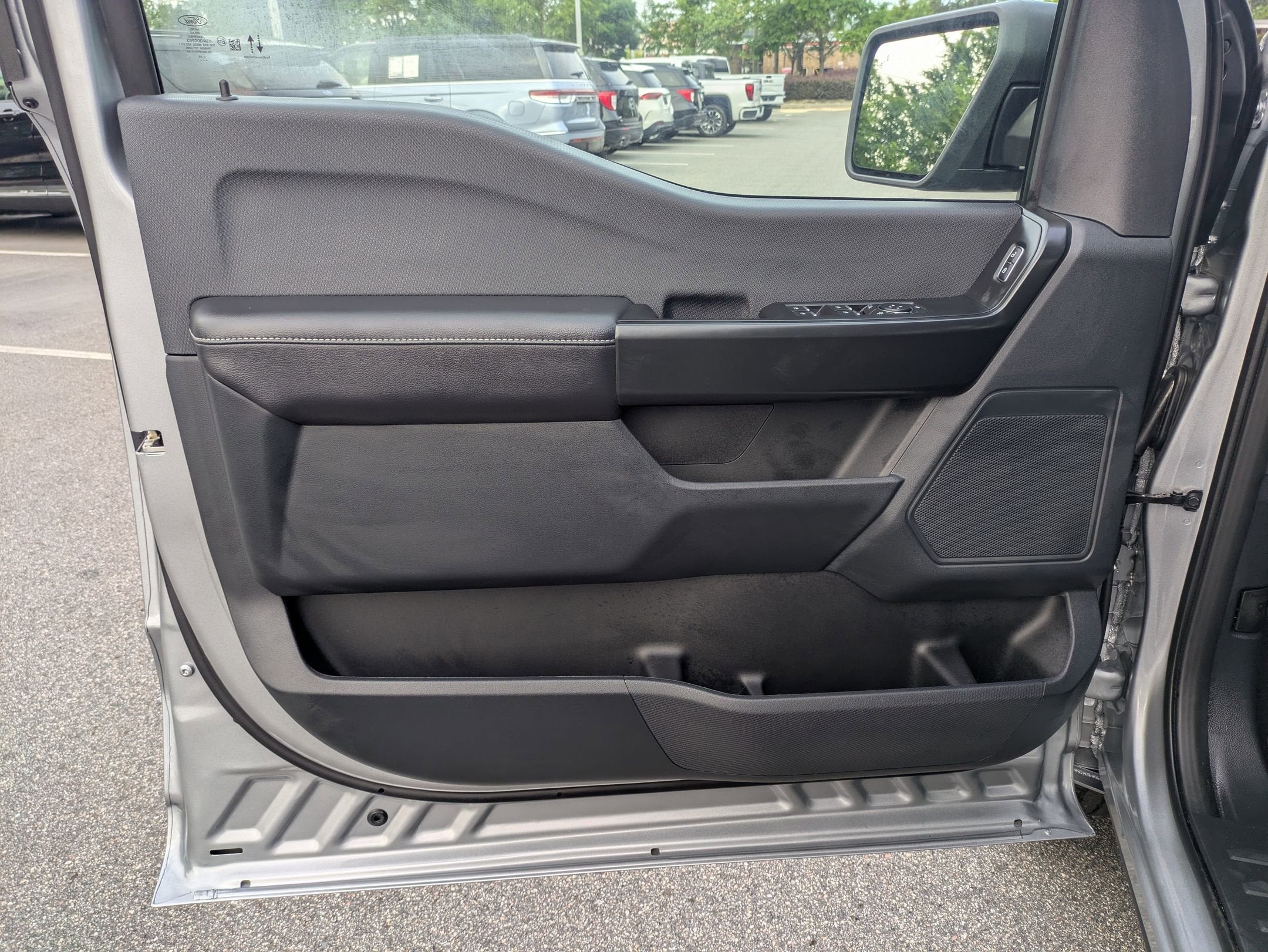 2025 Ford F-150 STX - Photo 12