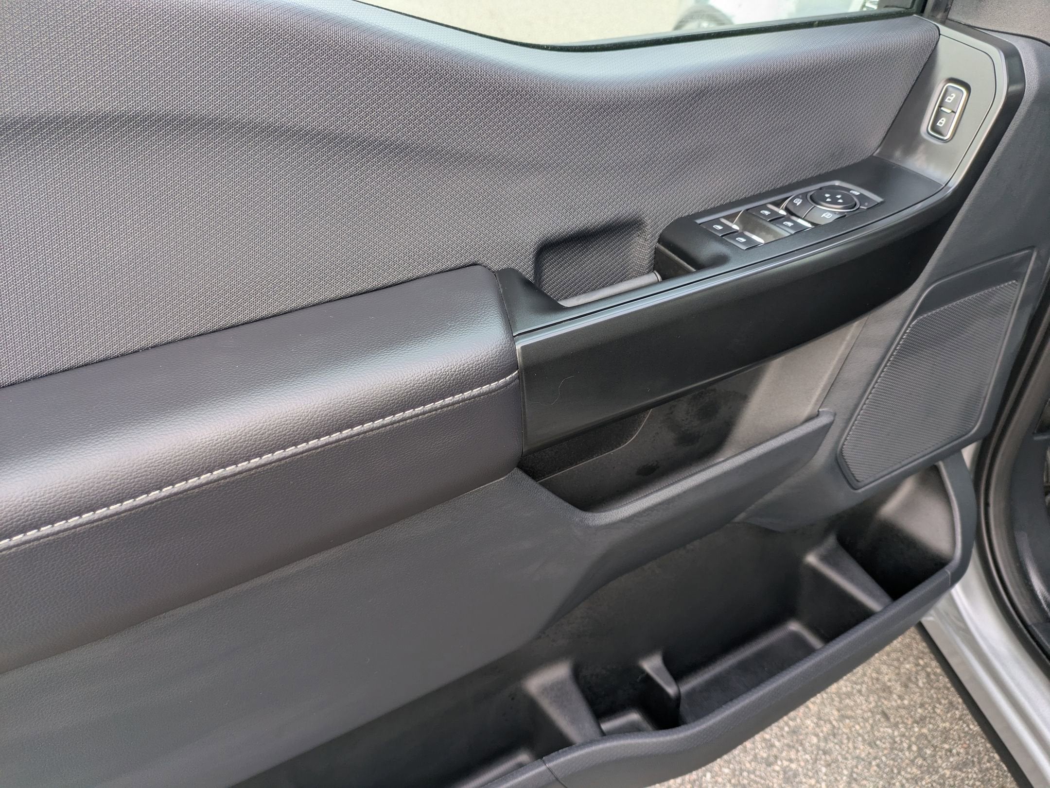 2025 Ford F-150 STX - Photo 13