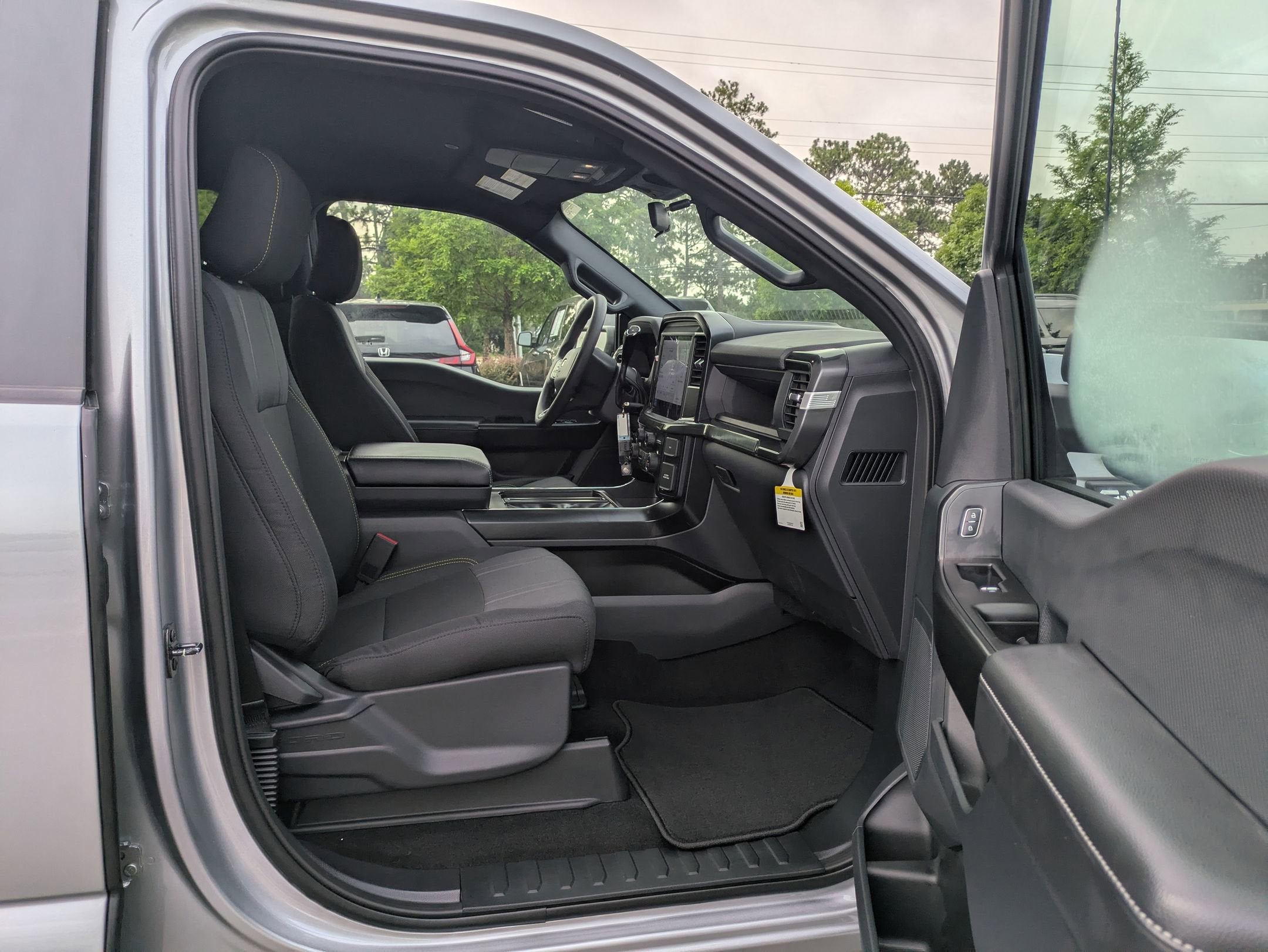 2025 Ford F-150 STX - Photo 32