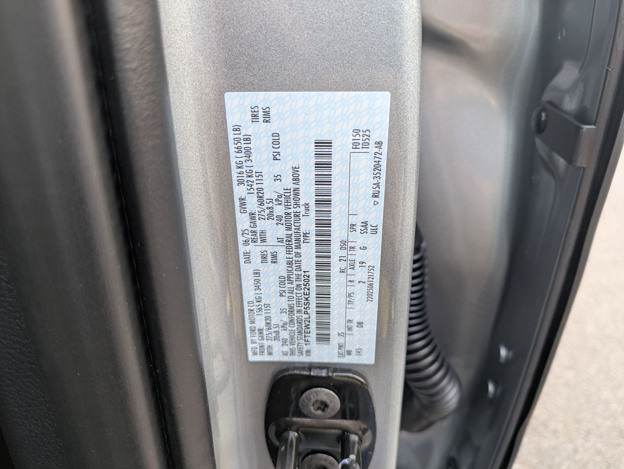 2025 Ford F-150 STX - Photo 33