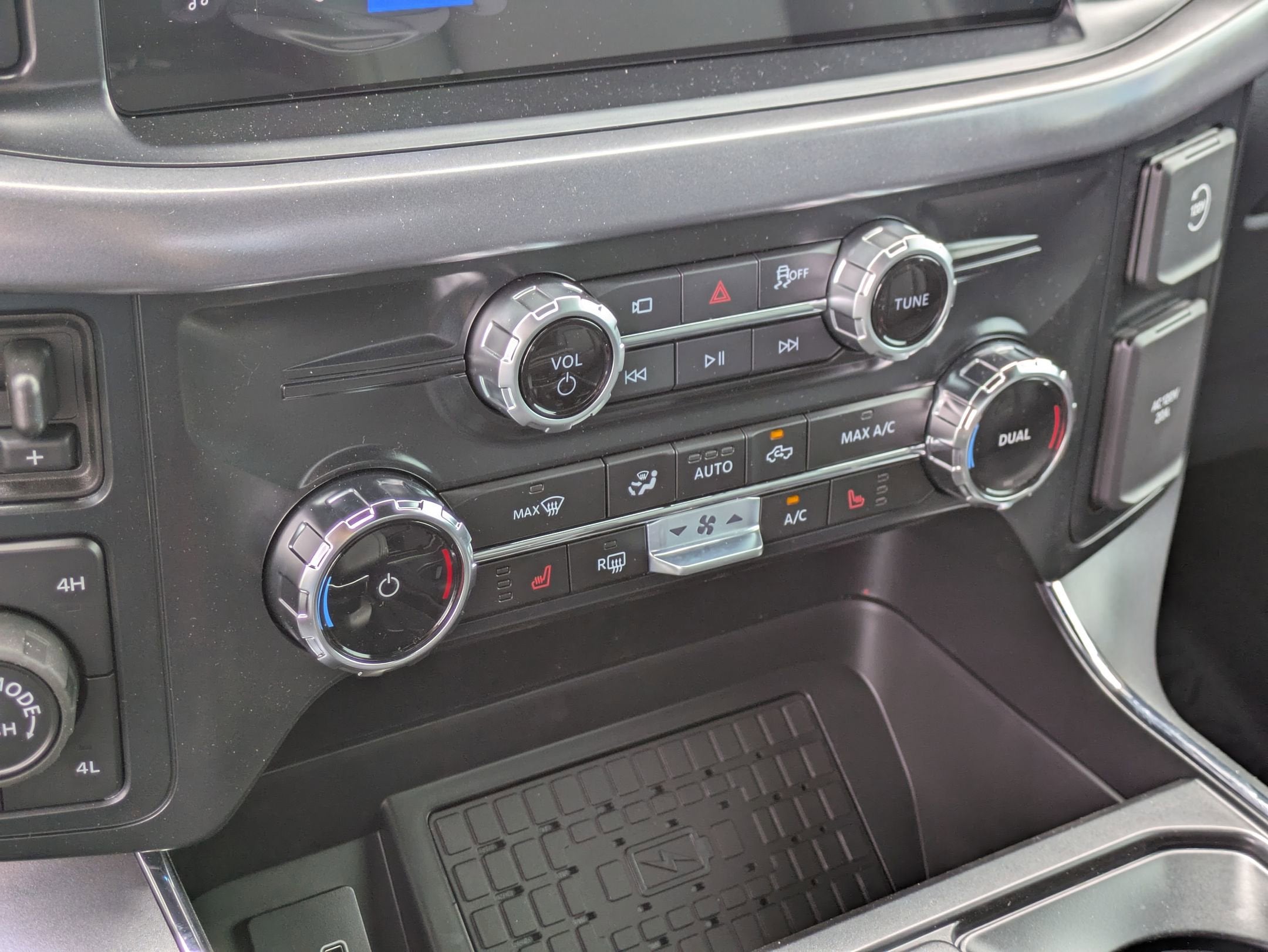 2025 Ford F-150 XLT - Photo 24