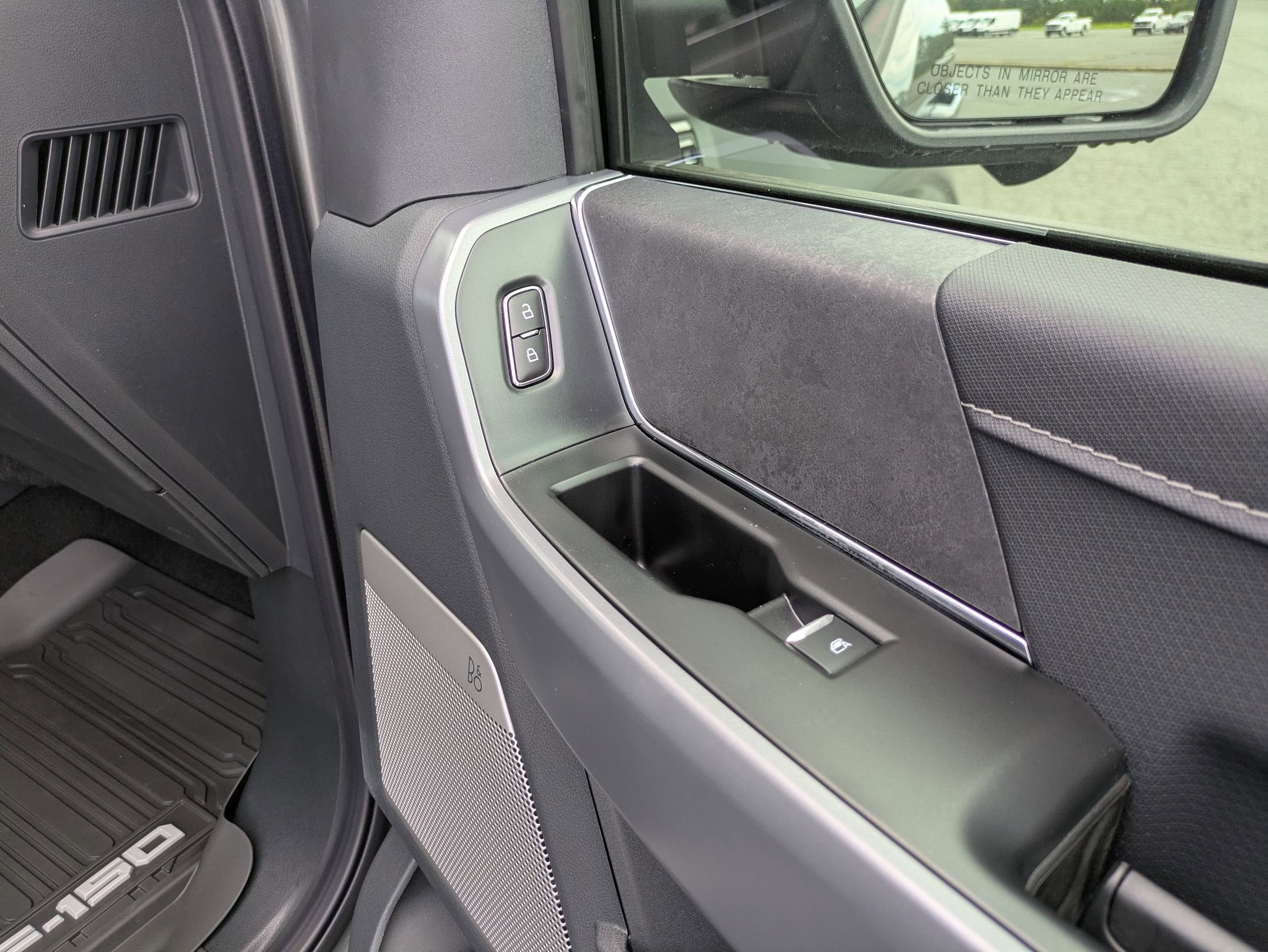 2025 Ford F-150 XLT - Photo 35