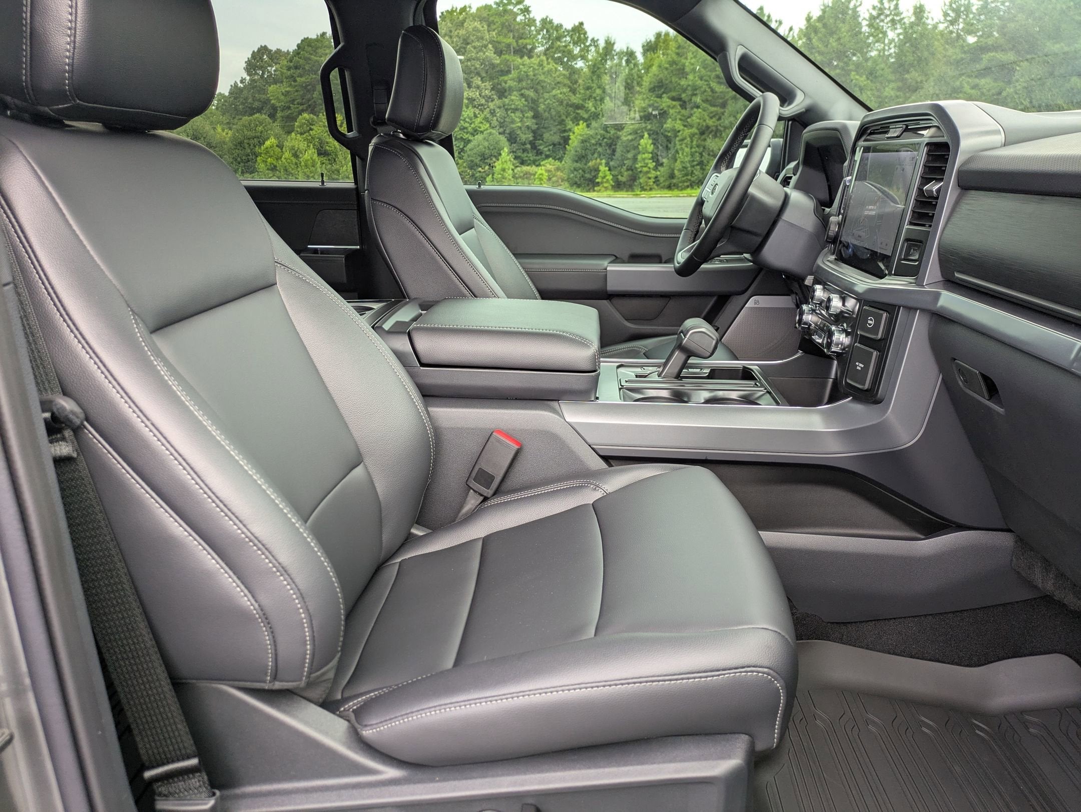 2025 Ford F-150 XLT - Photo 36