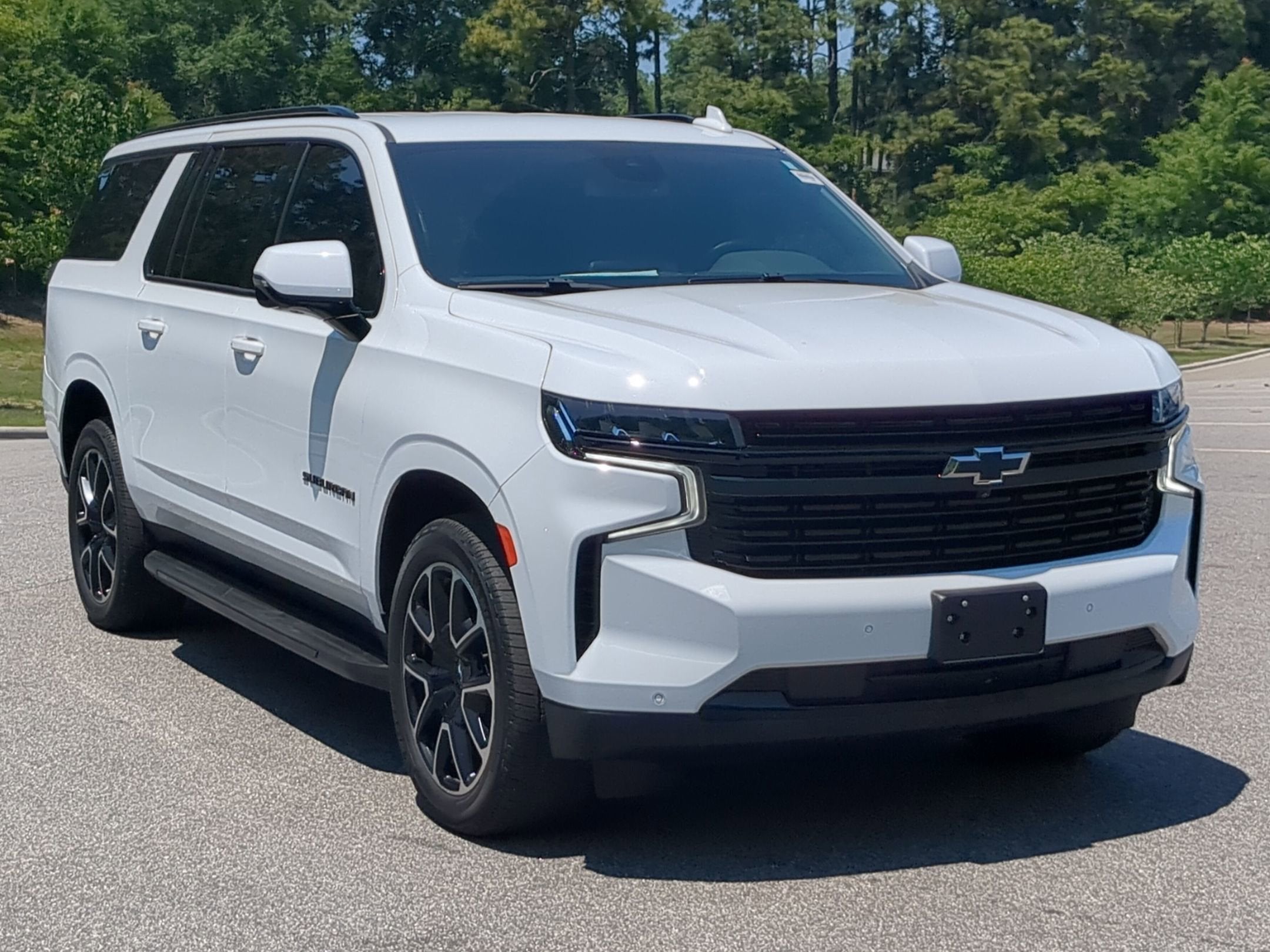2023 Chevrolet Suburban 4WD 1500 RST's photo