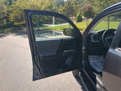 2022 Toyota Tacoma 4WD SR5