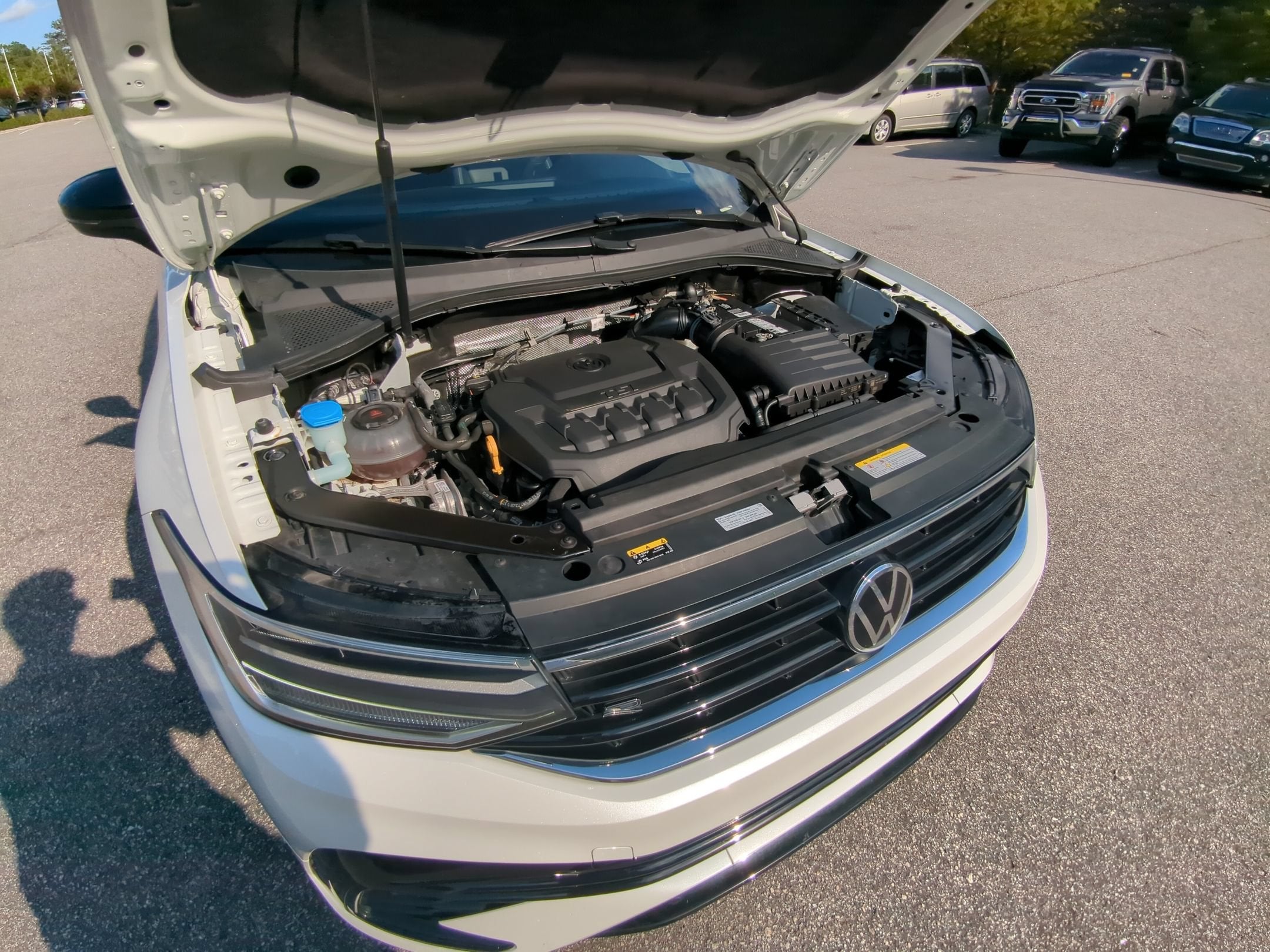 2023 Volkswagen Tiguan SE R-Line Black