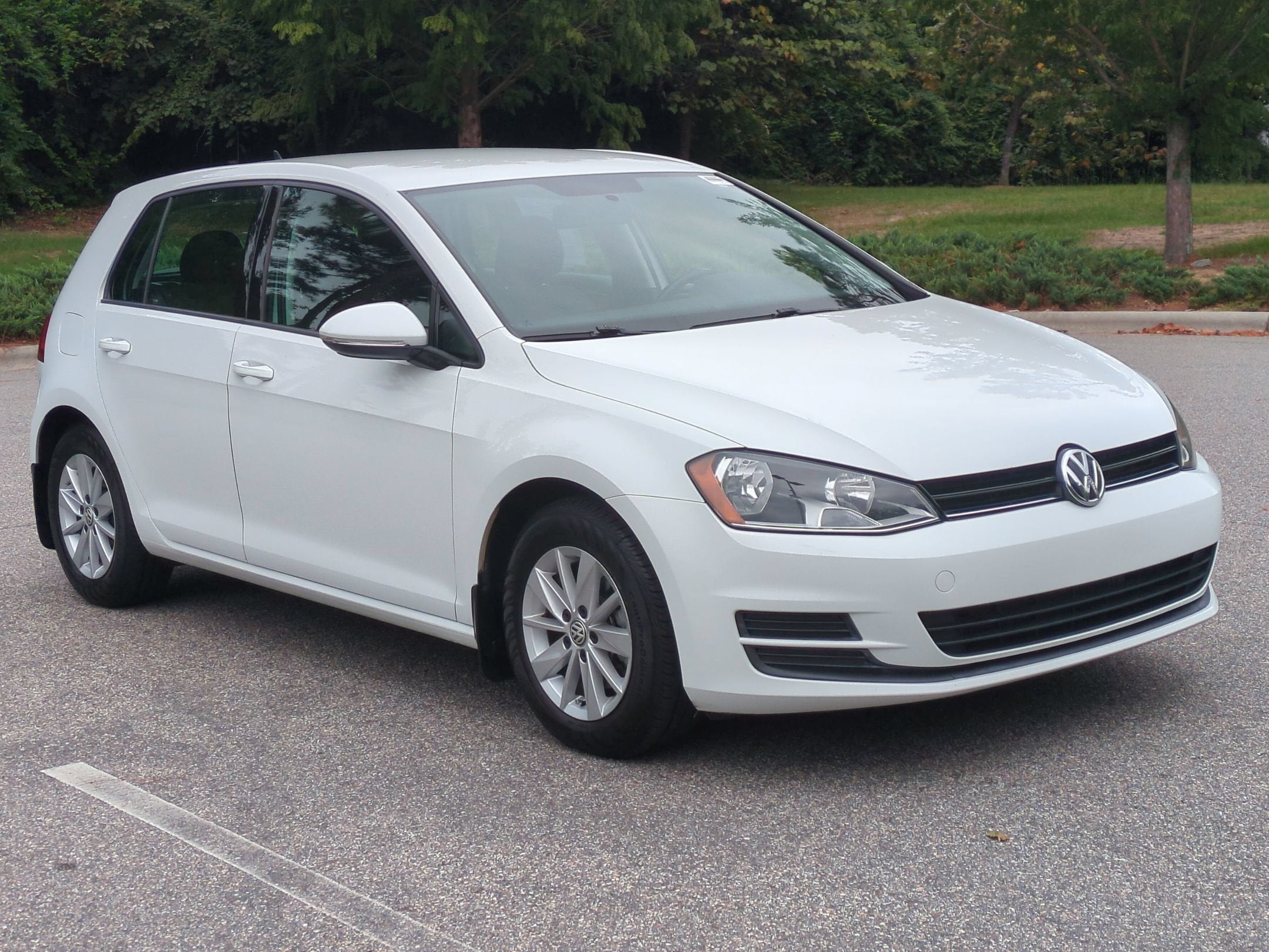 Used 2016 Volkswagen Golf TSI S with VIN 3VW117AU5GM011043 for sale in Southern Pines, NC