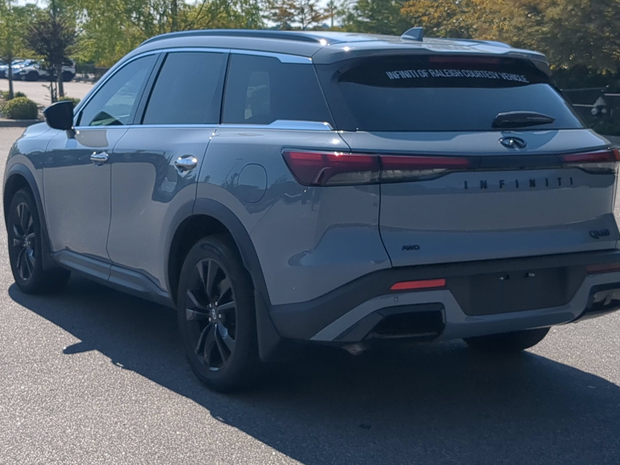 2025 INFINITI QX60 LUXE