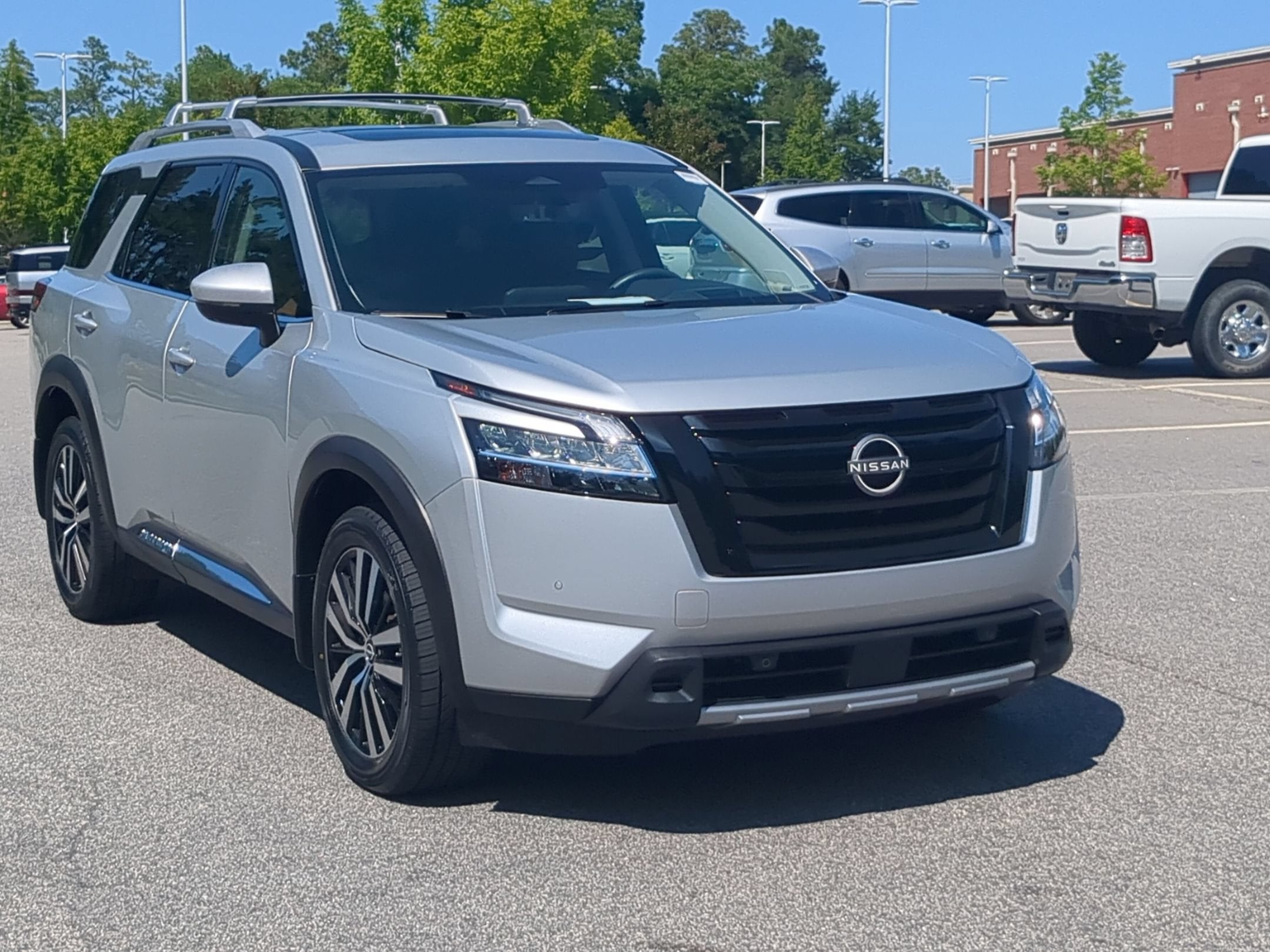 2024 Nissan Pathfinder Platinum