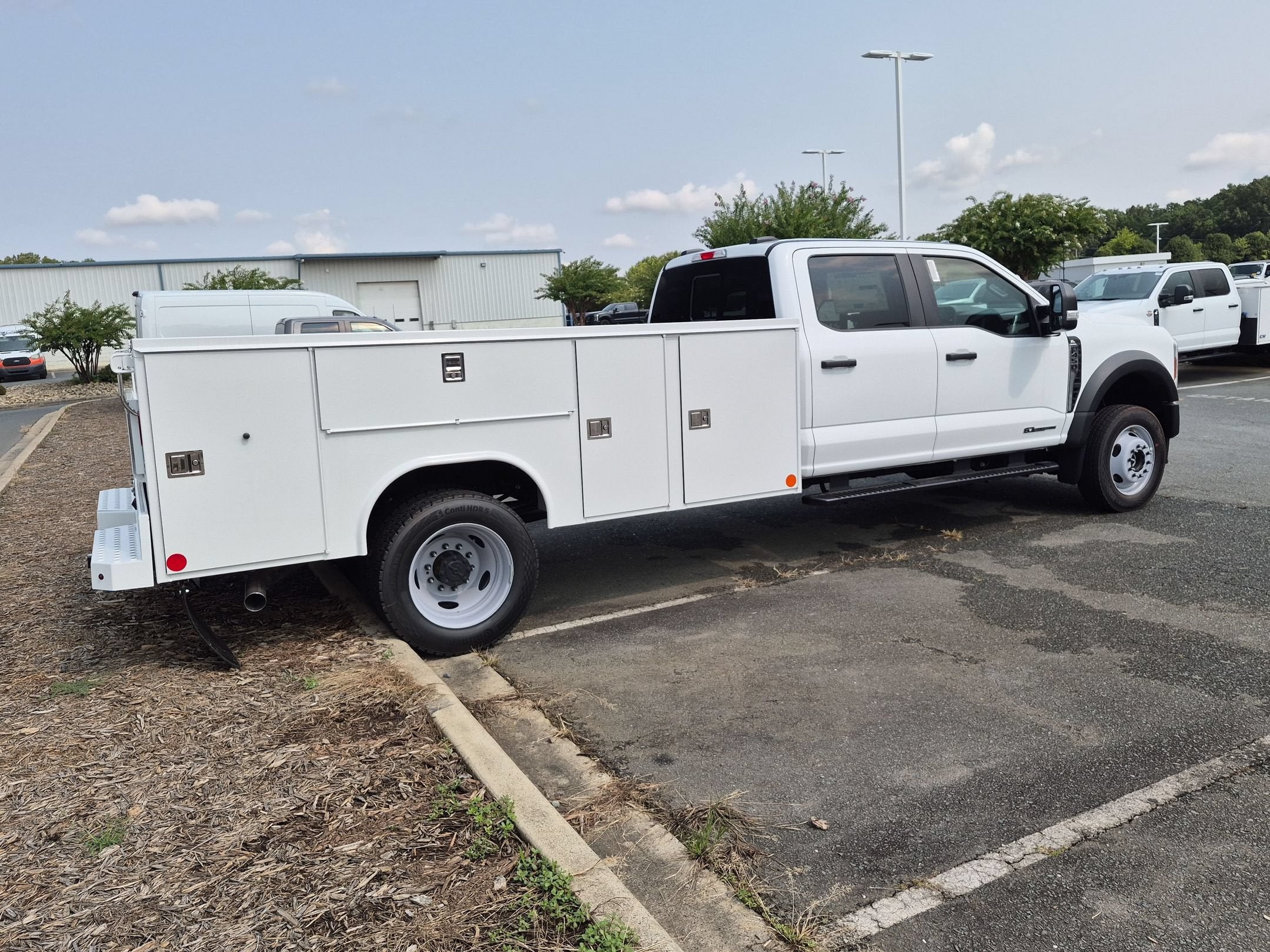 2026 Ford Super Duty F-450 DRW XL Reading Service Body