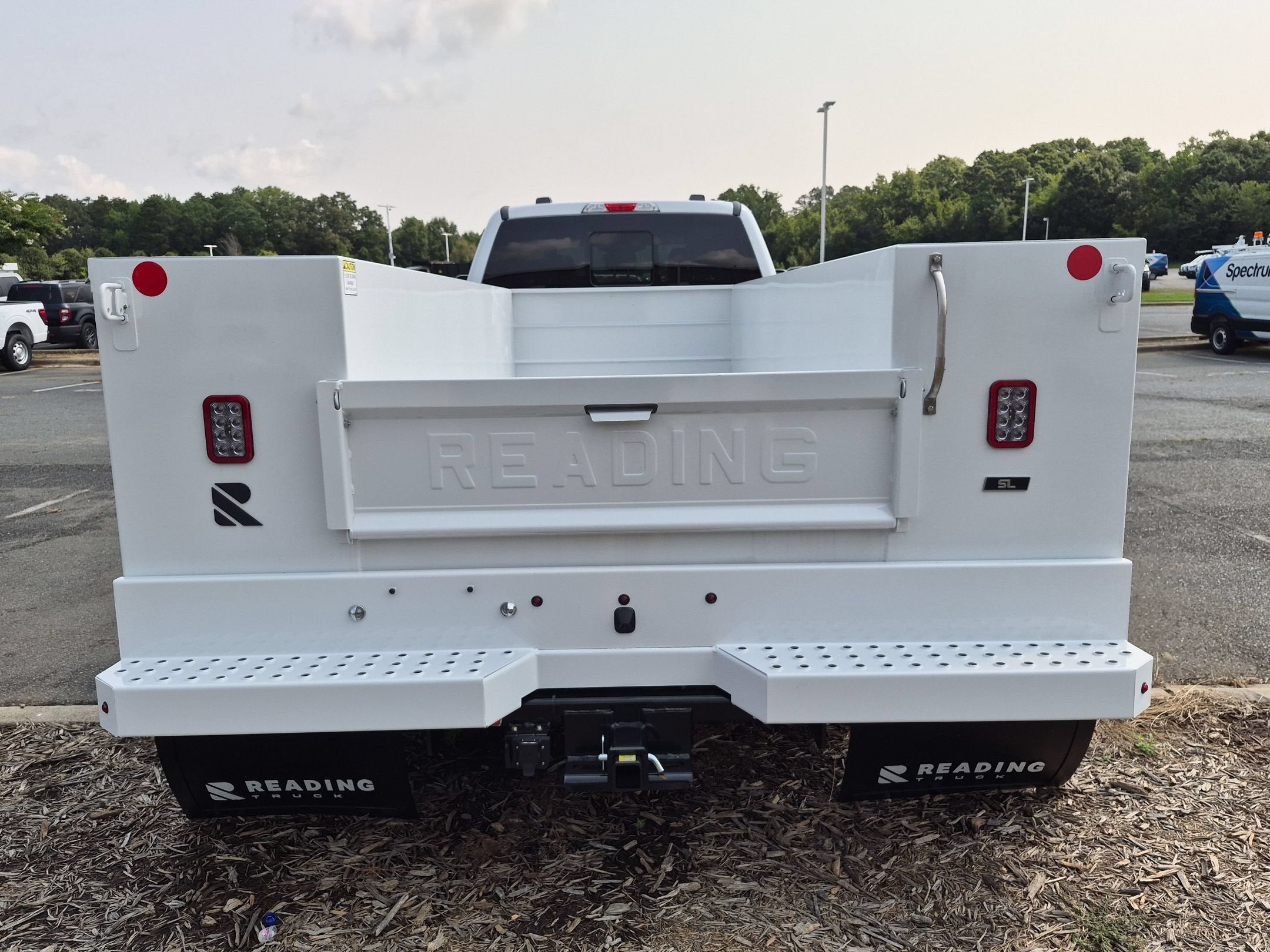 2026 Ford Super Duty F-450 DRW XL Reading Service Body