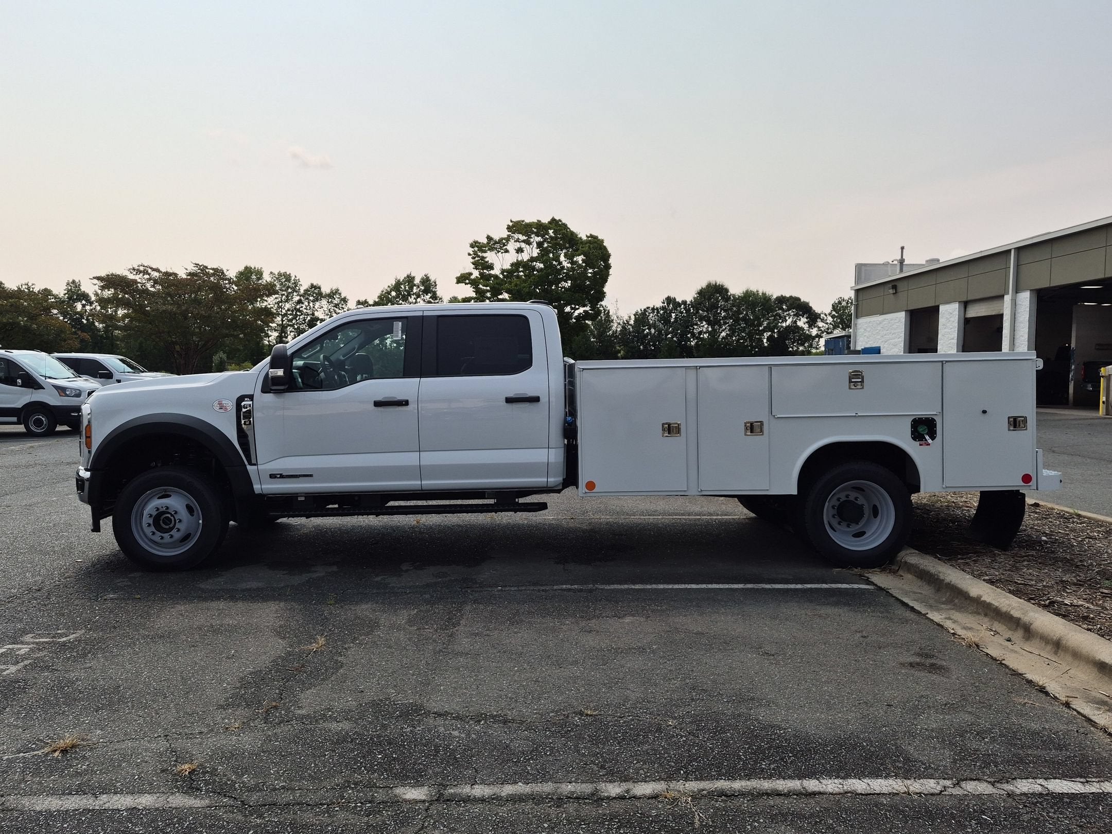 2026 Ford Super Duty F-450 DRW XL Reading Service Body