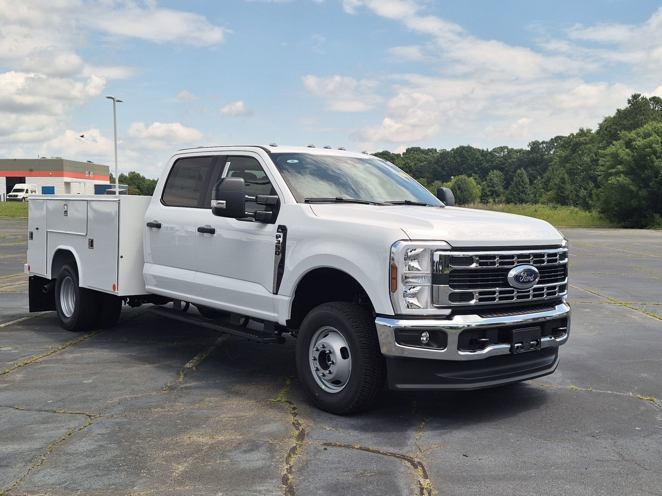 2026 Ford Super Duty F-350 DRW XL