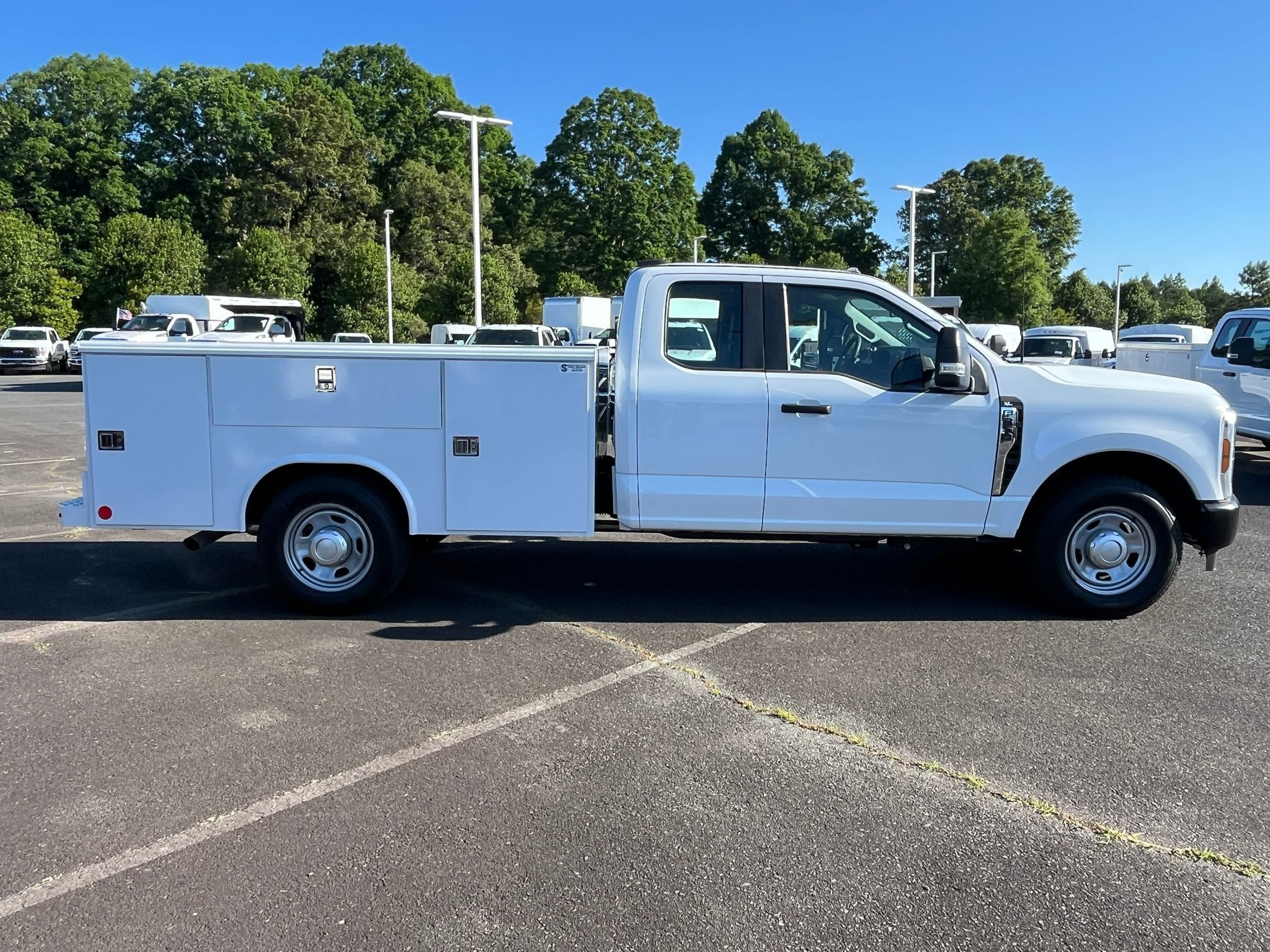 2025 Ford Super Duty F-350 SRW XL