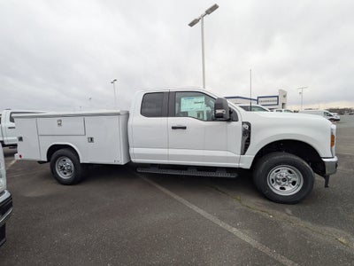2025 Ford Super Duty F-350 SRW Reading Body XL
