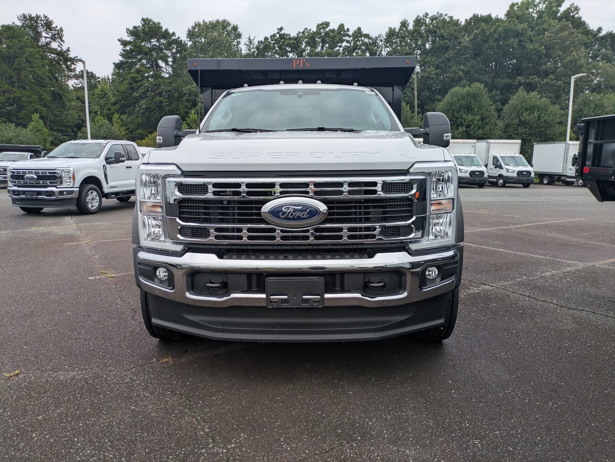 2025 Ford Super Duty F-600 DRW XL