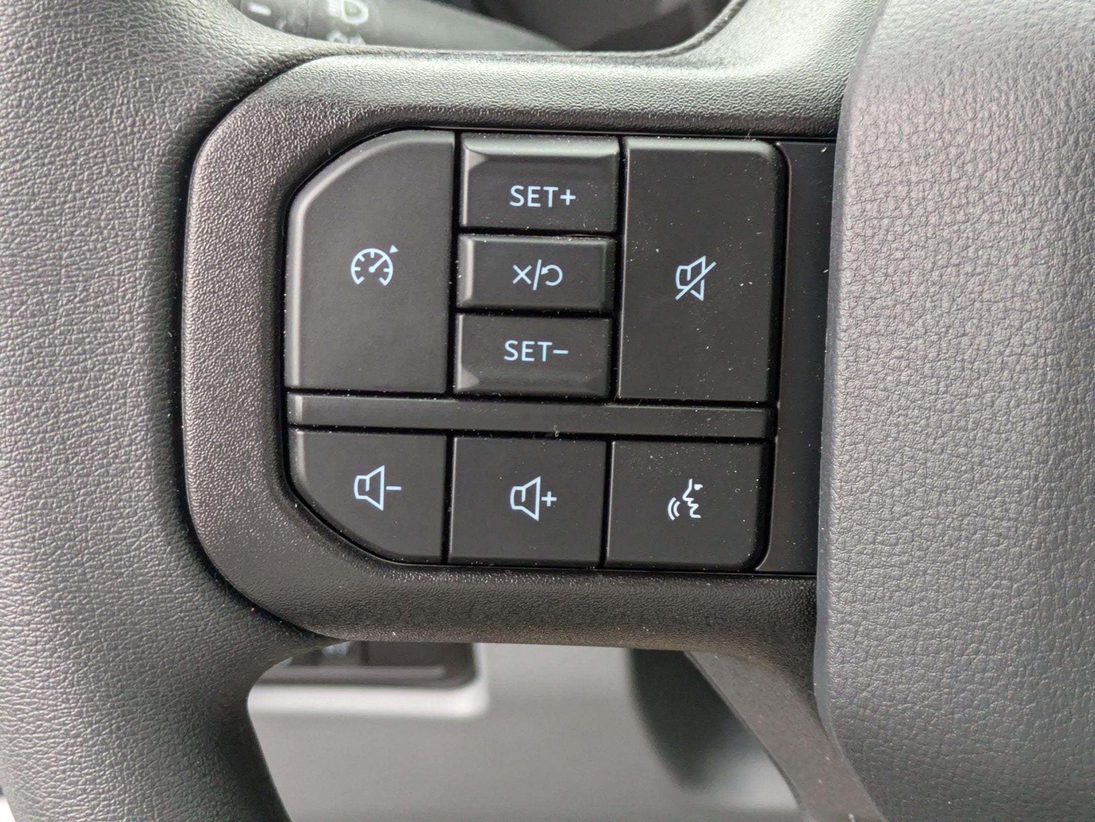 2025 Ford Super Duty F-600 DRW XL