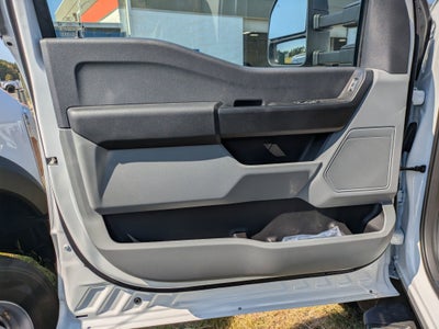 2025 Ford Super Duty F-600 DRW XL