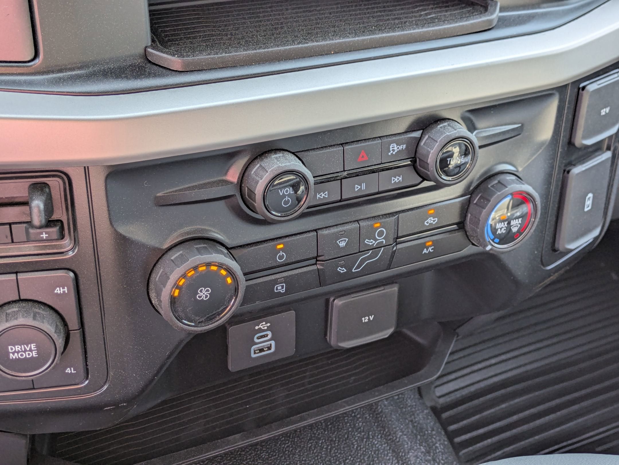 2025 Ford Super Duty F-550 DRW XL