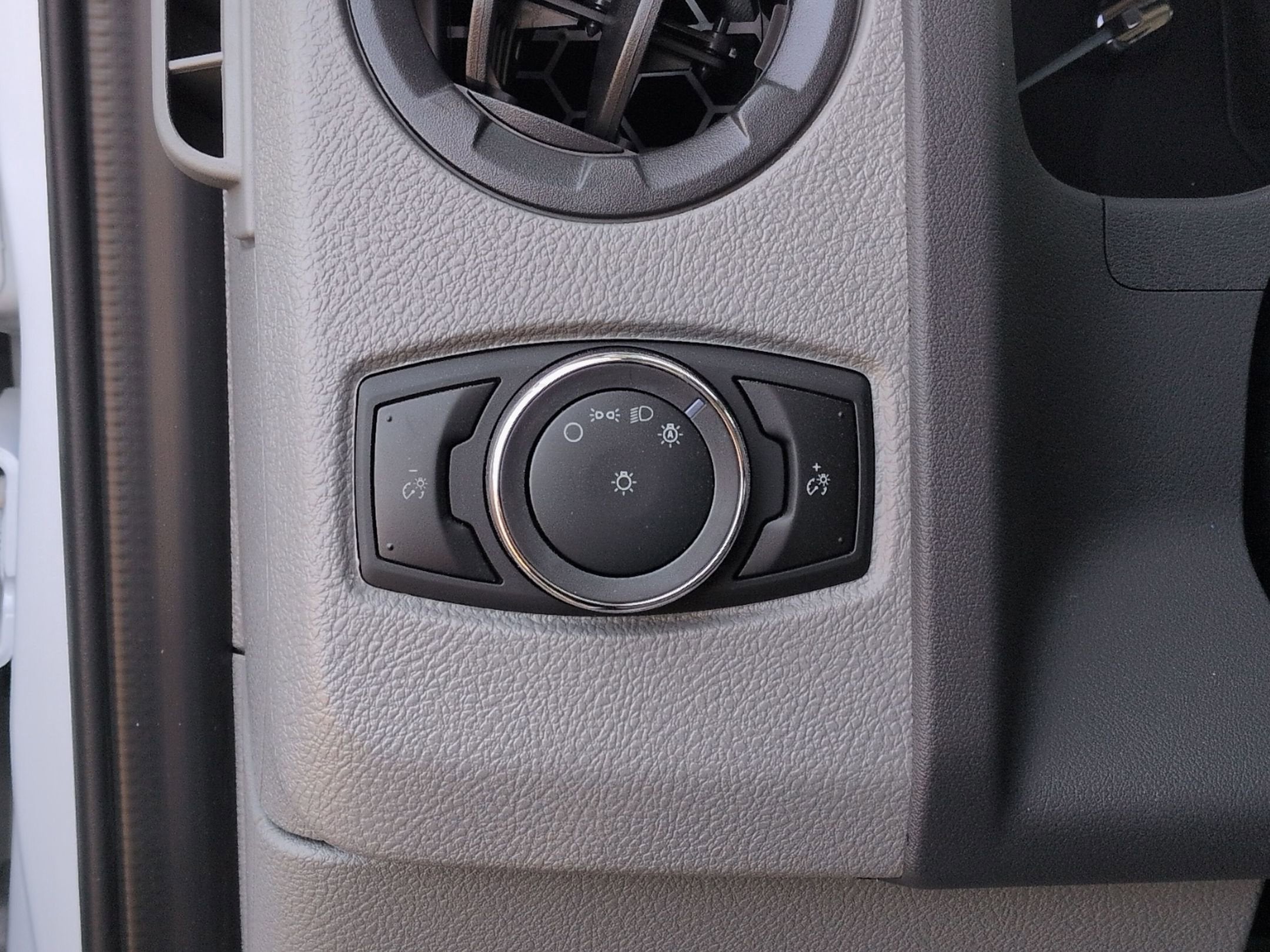 2026 Ford E-Series Cutaway Base