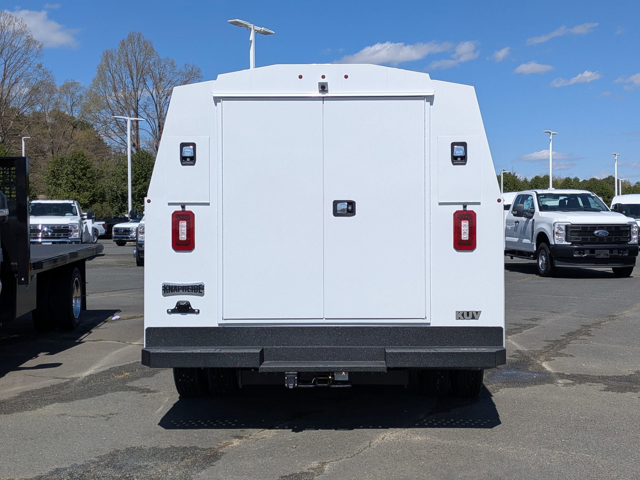 2027 Ford E-Series Cutaway Base