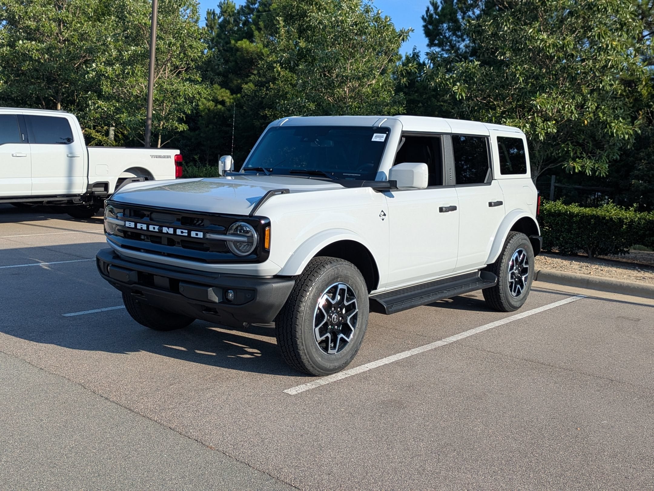 2026 Ford Bronco Outer Banks Custom Wheels / Lift
